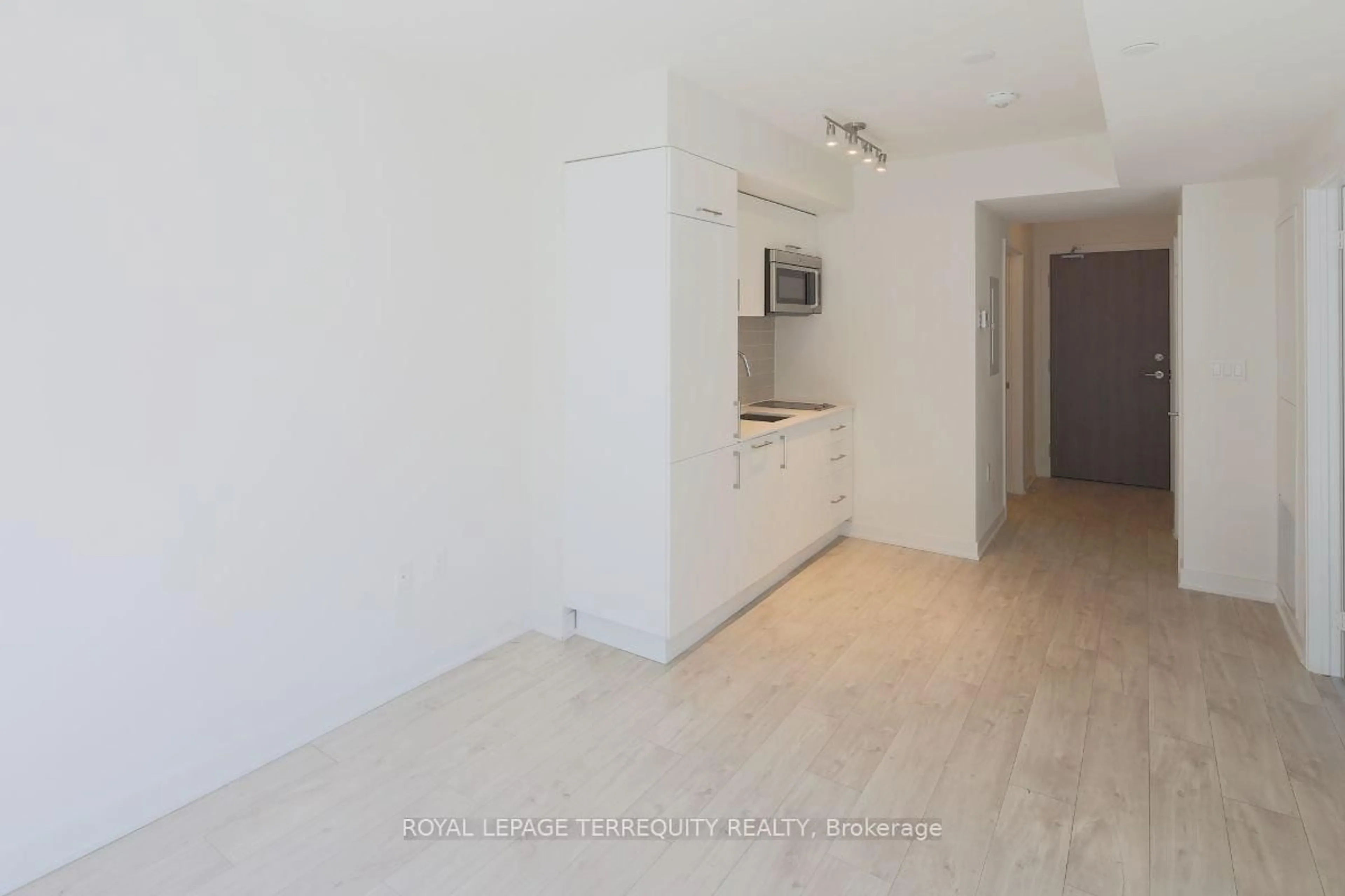 A pic of a room for 576 Front St #627, Toronto Ontario M5V 1C1