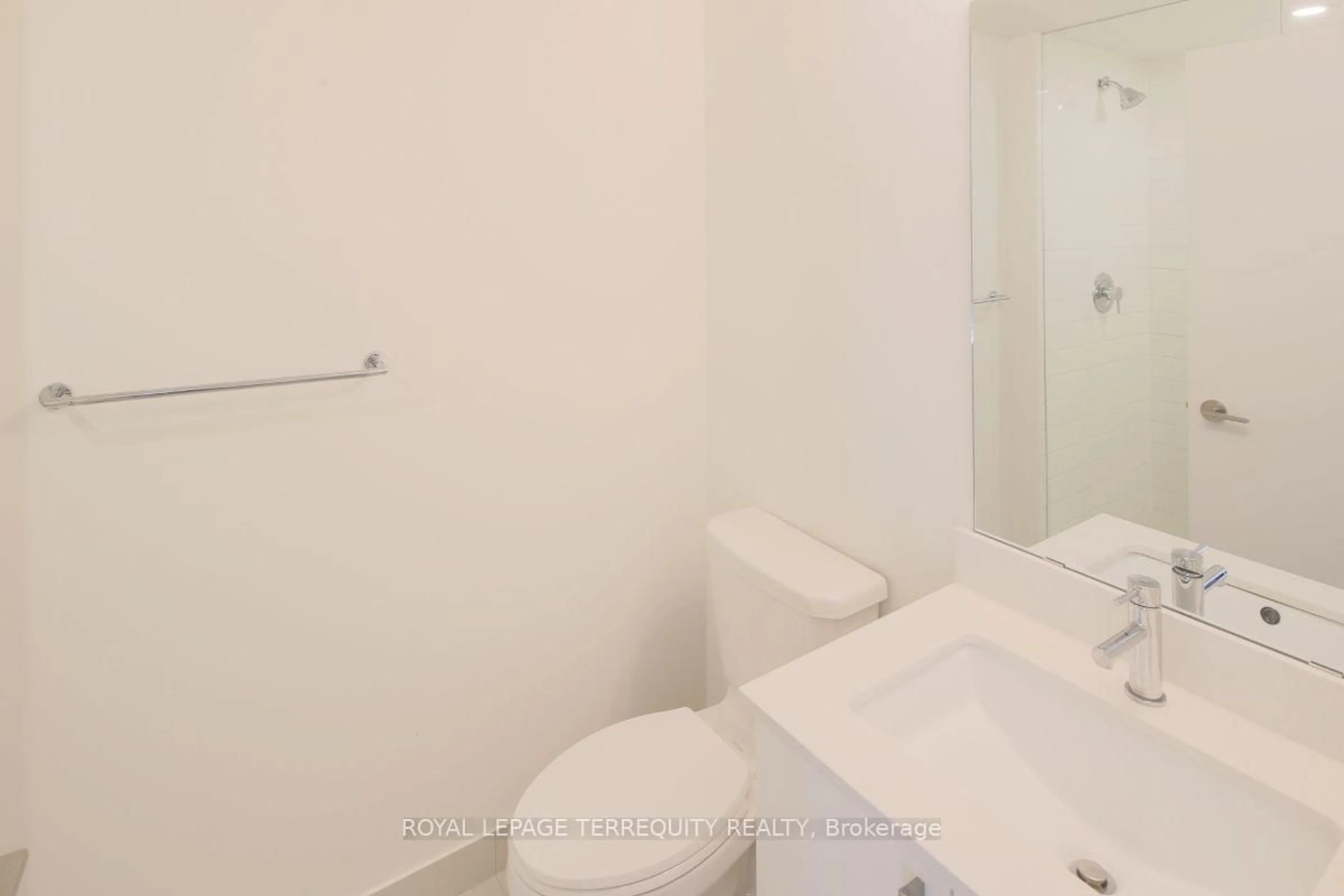 Standard bathroom, floor is not visible for 576 Front St #627, Toronto Ontario M5V 1C1