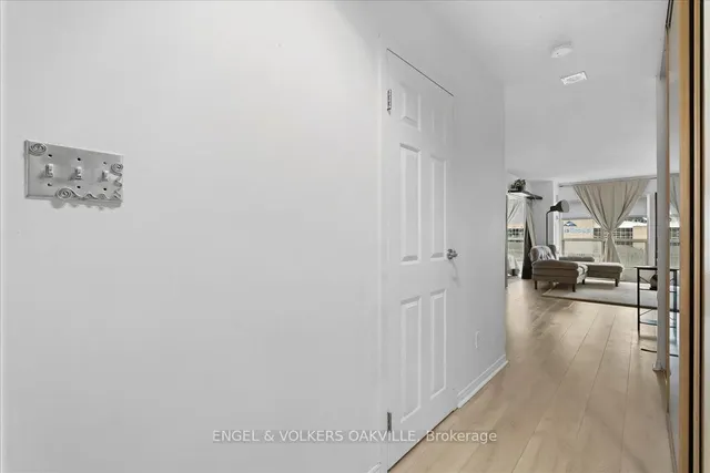 25 The Esplanade #1811, Toronto 5
