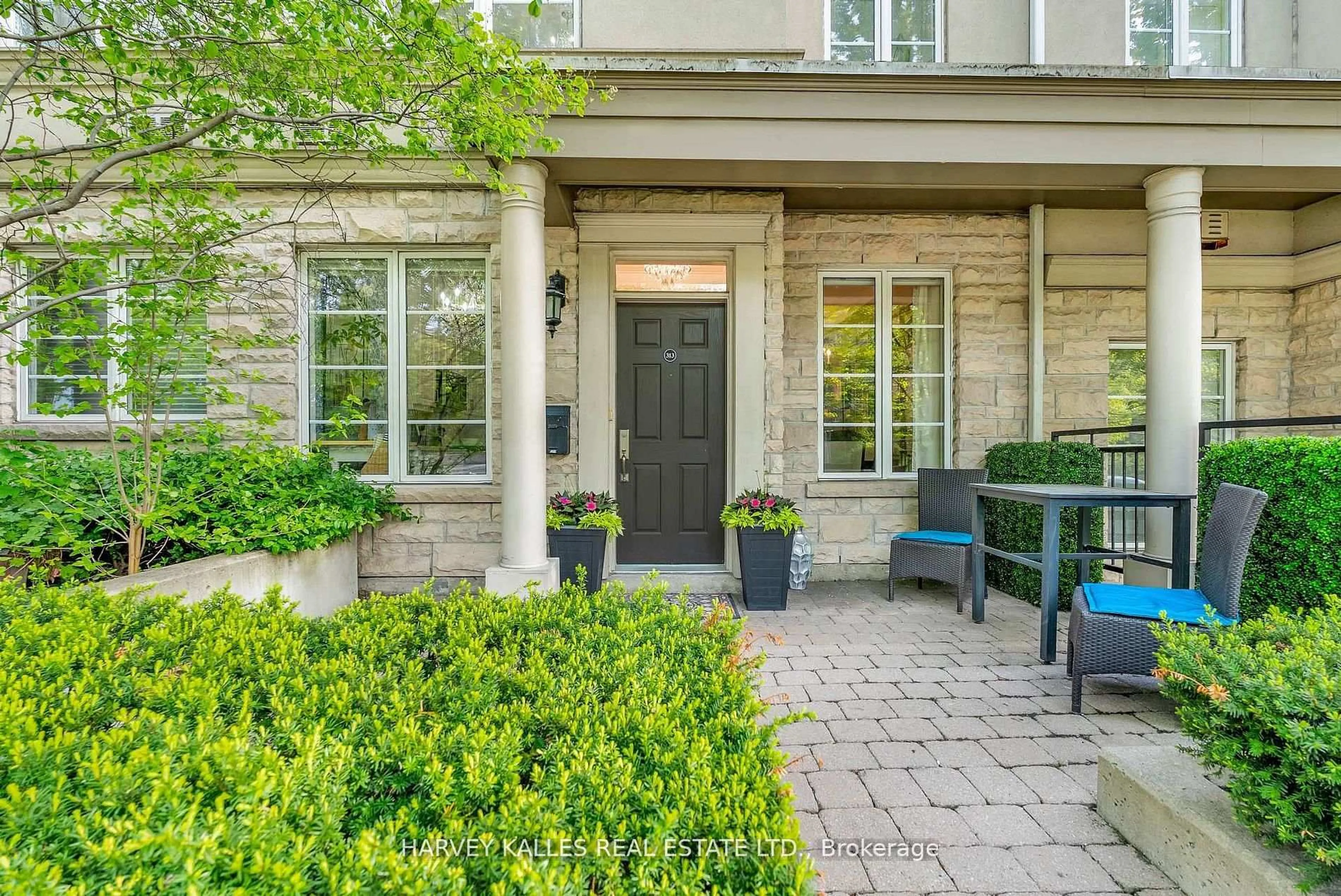 Indoor entryway for 51 York Mills Rd #313, Toronto Ontario M2P 1B6