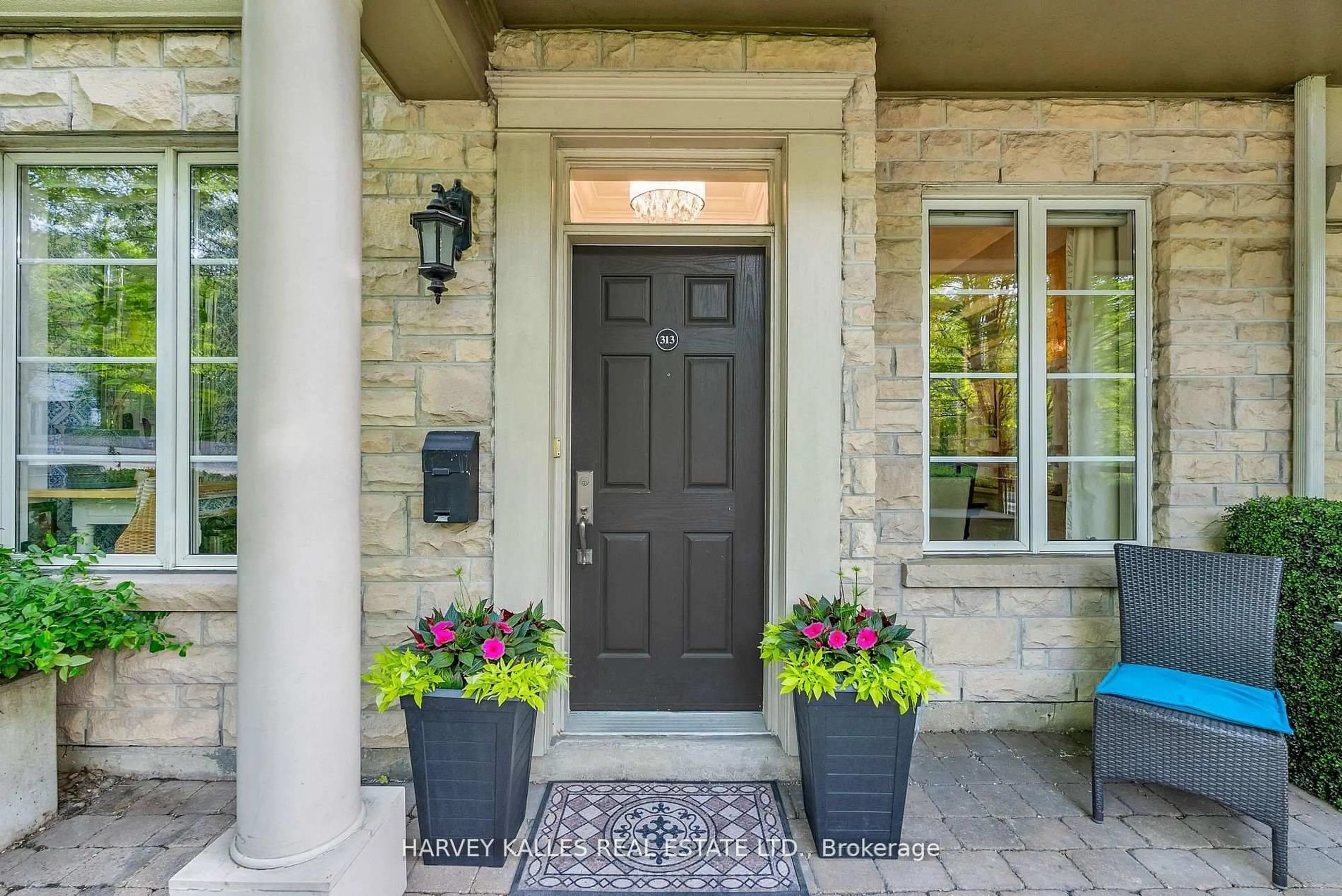 Indoor entryway for 51 York Mills Rd #313, Toronto Ontario M2P 1B6
