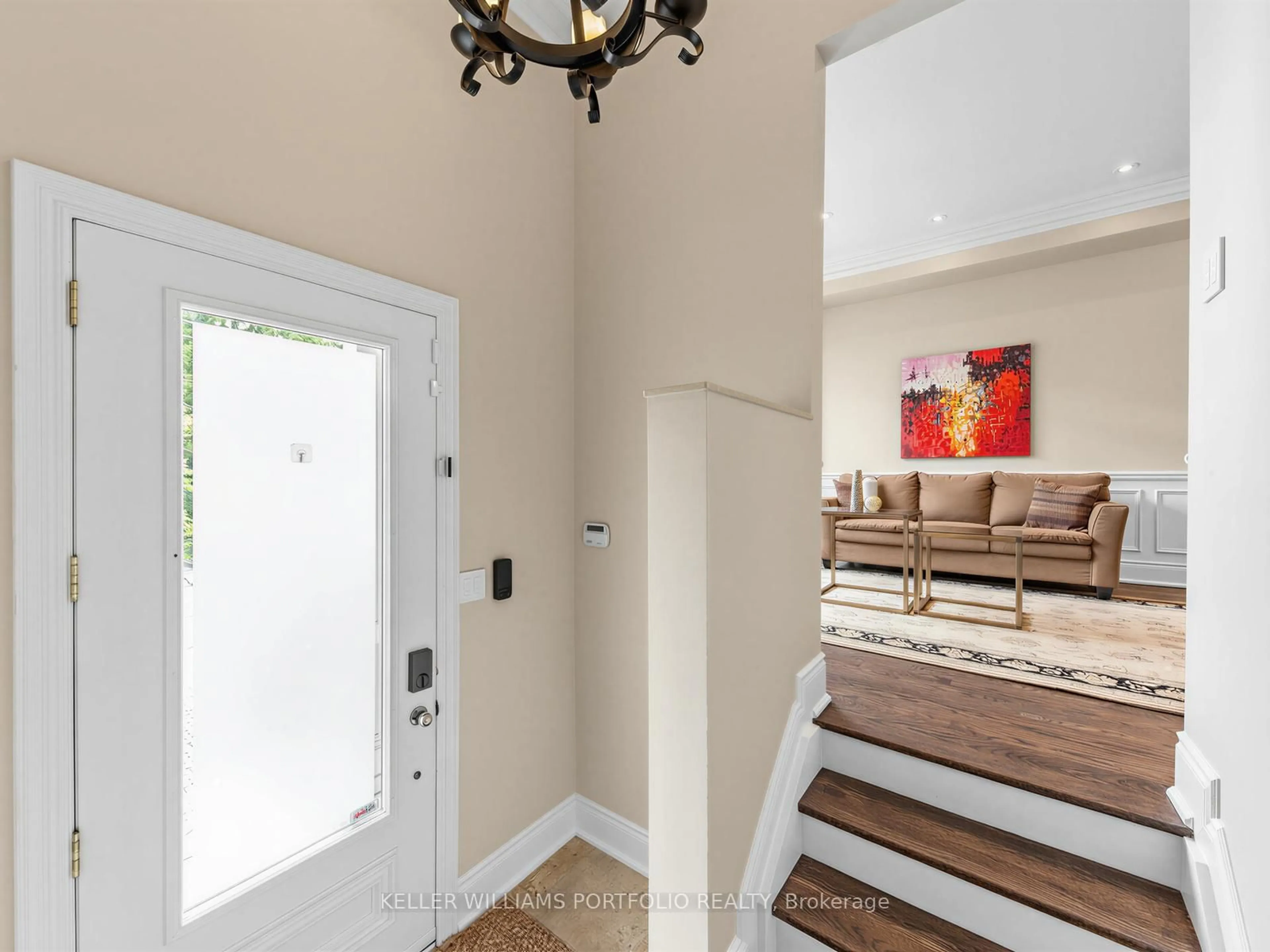 Indoor entryway for 21 Albertus Ave, Toronto Ontario M4R 1J5