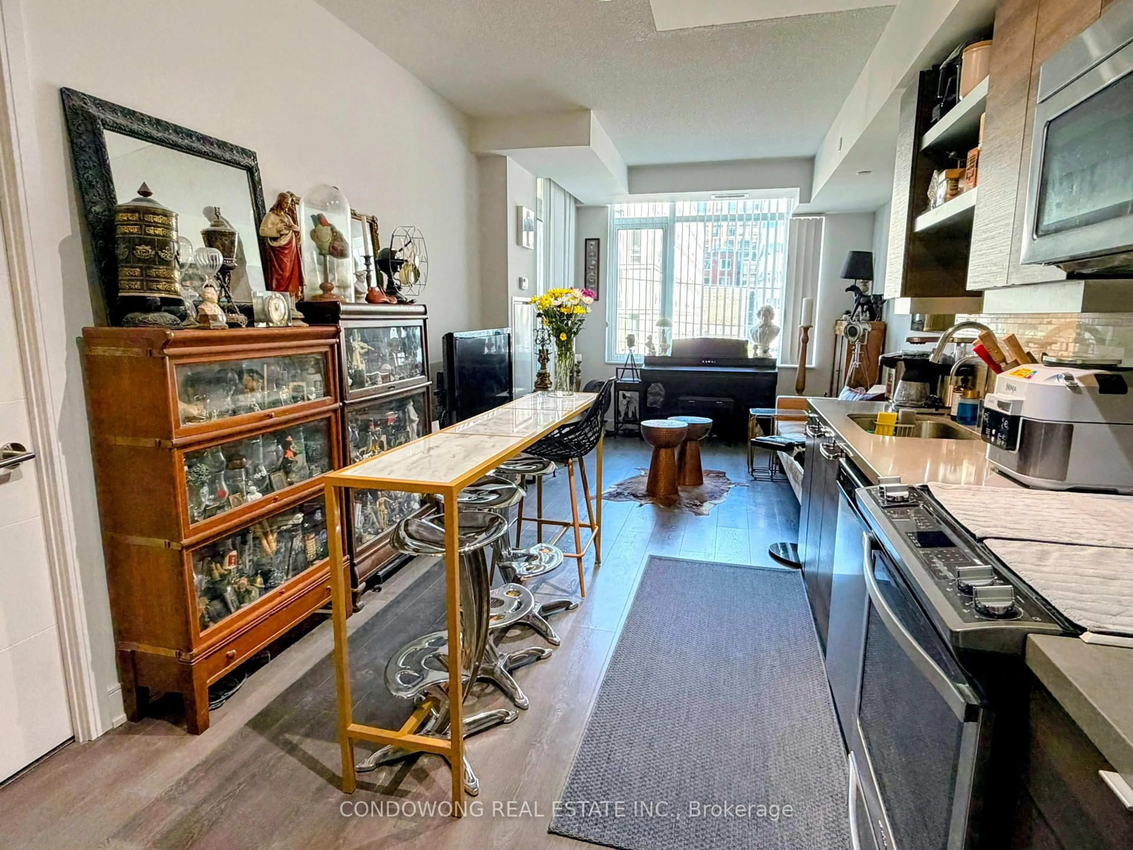Open concept kitchen, unknown for 525 Adelaide St #210, Toronto Ontario M5V 0N7