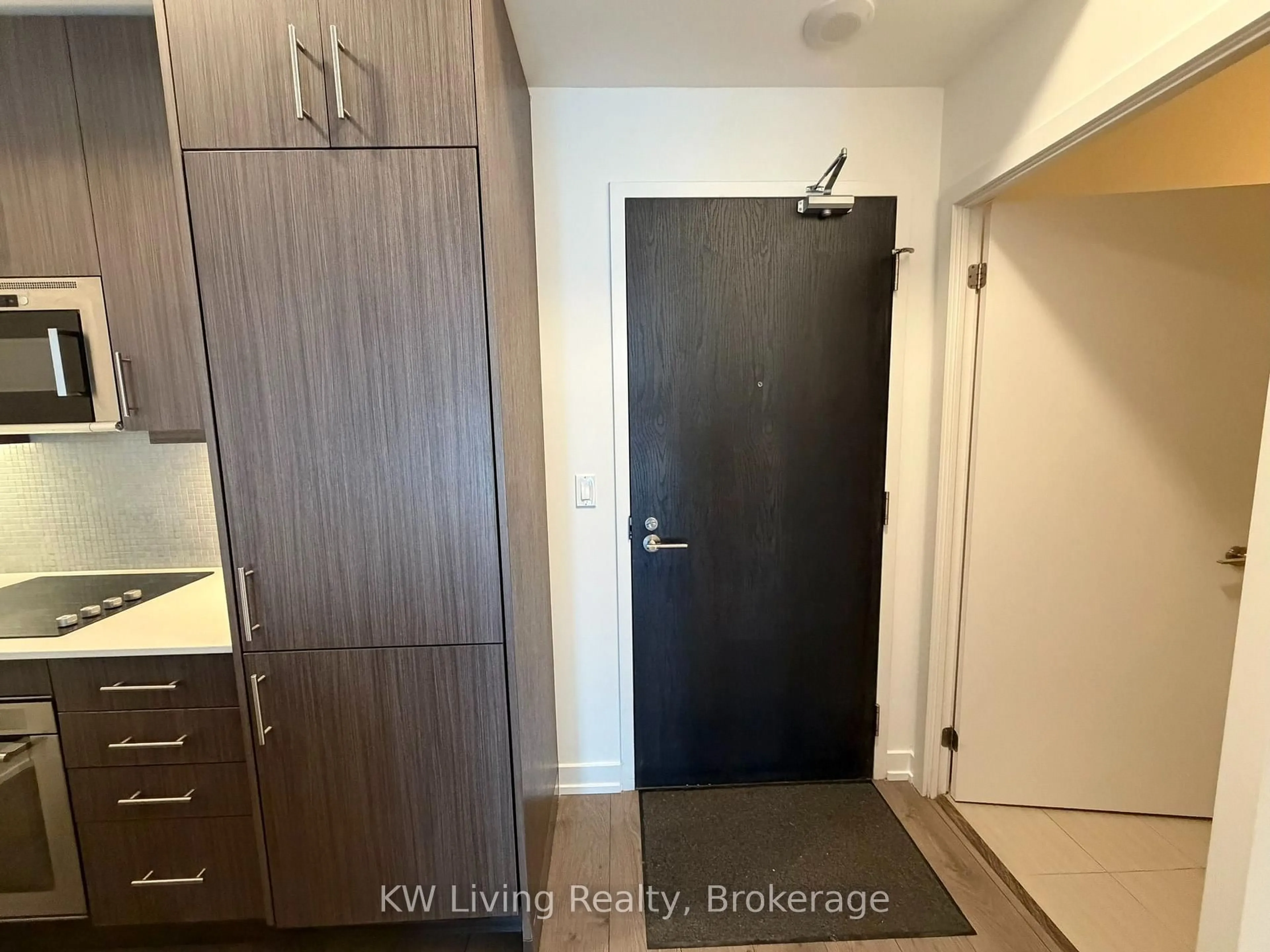 Indoor entryway for 297 College St #509, Toronto Ontario M5T 0C2