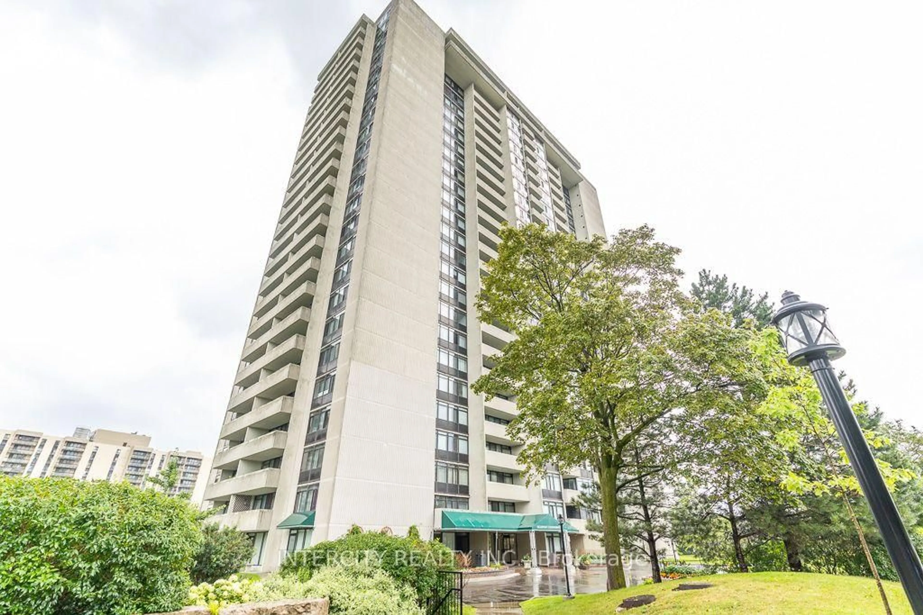 Patio, building for 3300 Don Mills Rd #1901, Toronto Ontario M2J 4X7