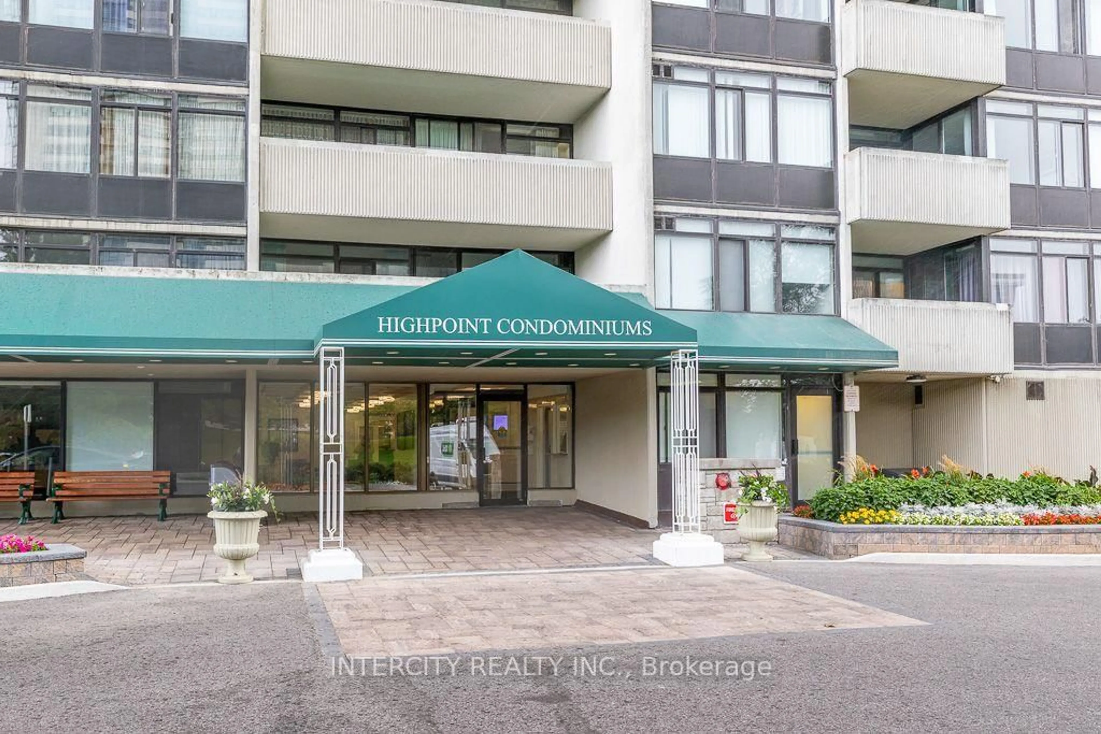 Indoor entryway for 3300 Don Mills Rd #1901, Toronto Ontario M2J 4X7