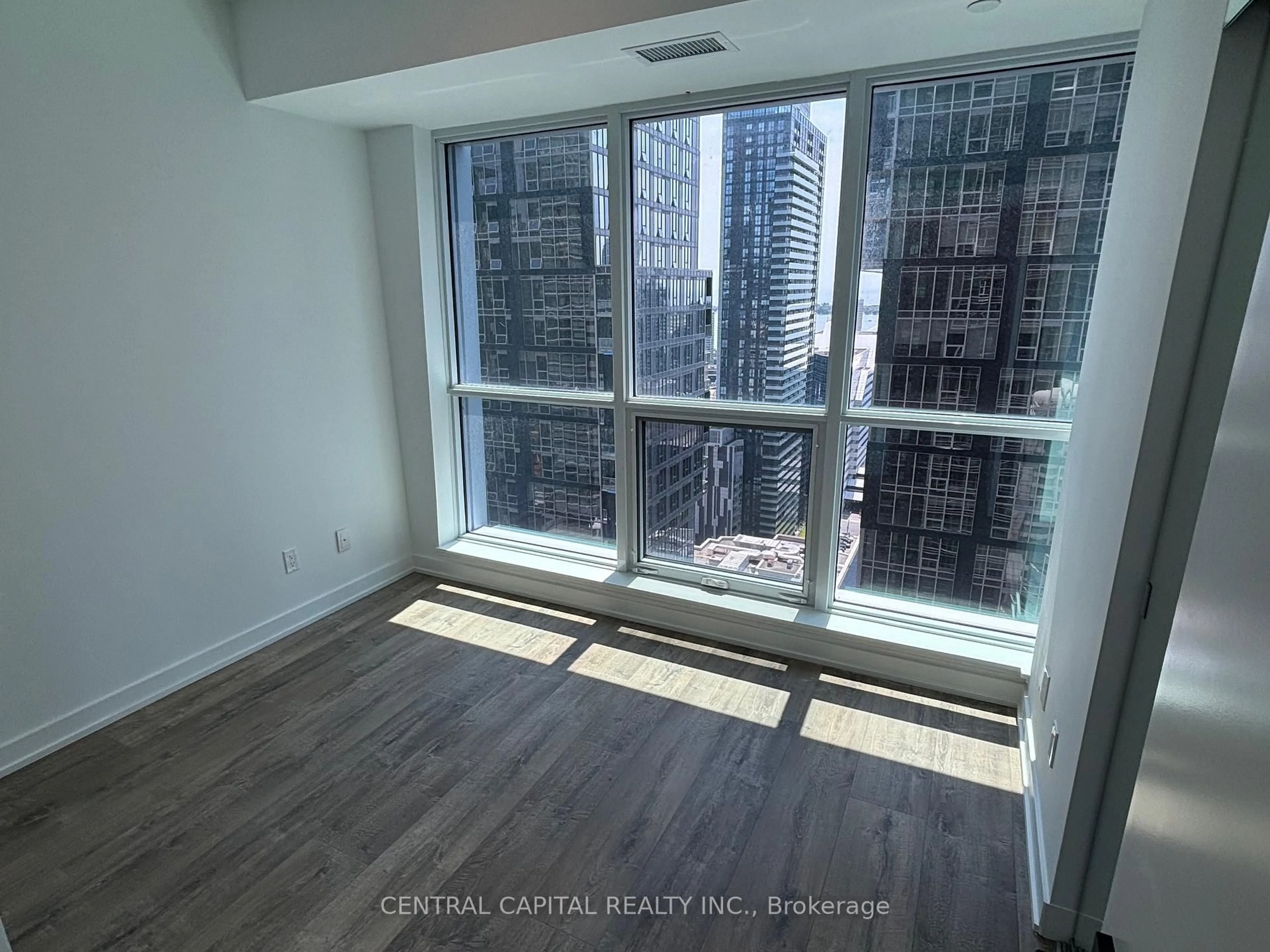 A pic of a room for 327 King St #3003, Toronto Ontario M5V 0W7