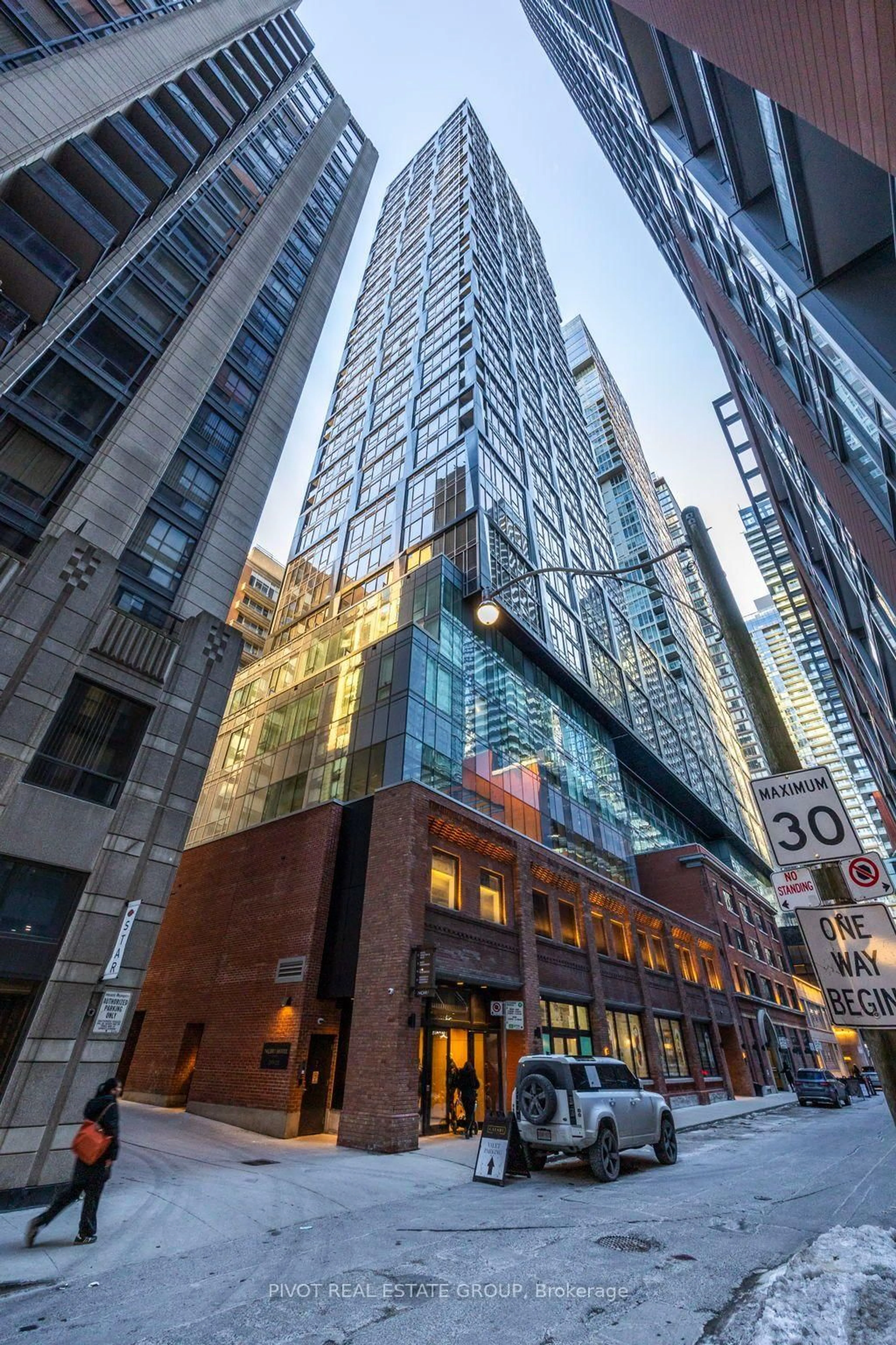 Indoor foyer for 15 Mercer St #518, Toronto Ontario M5V 1H2