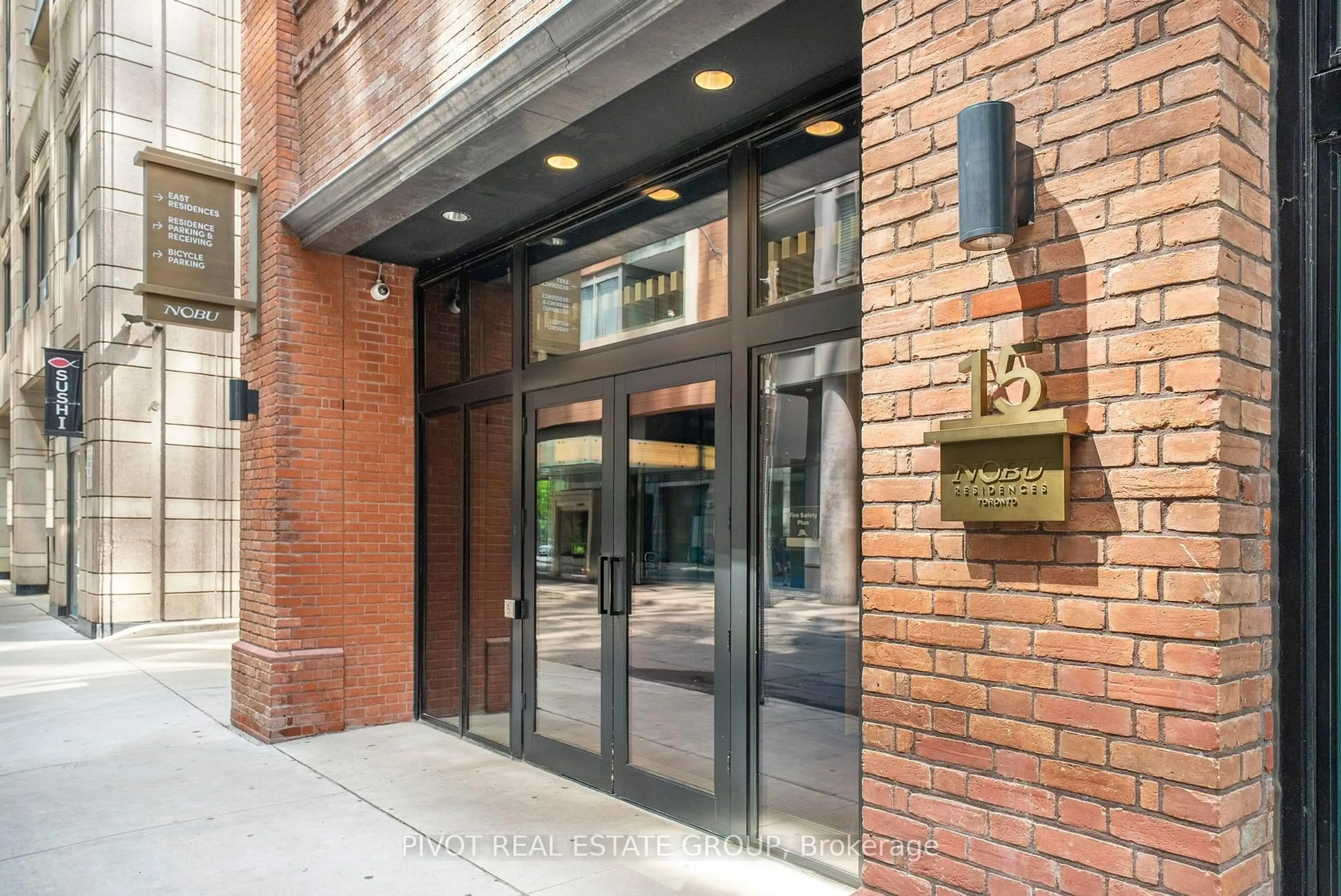 Indoor foyer for 15 Mercer St #518, Toronto Ontario M5V 1H2