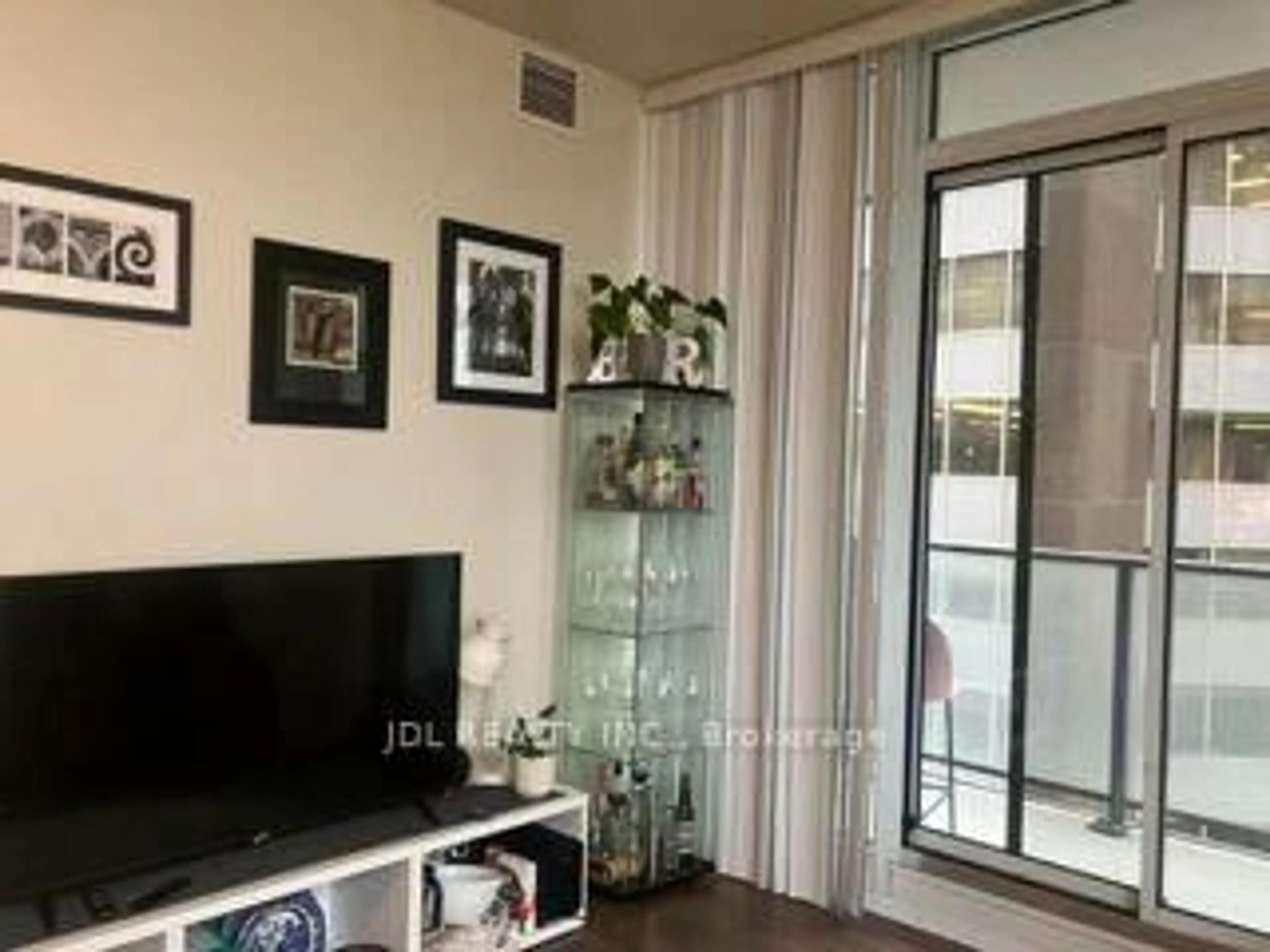A pic of a room for 426 University Ave #2703, Toronto Ontario M5G 1S9