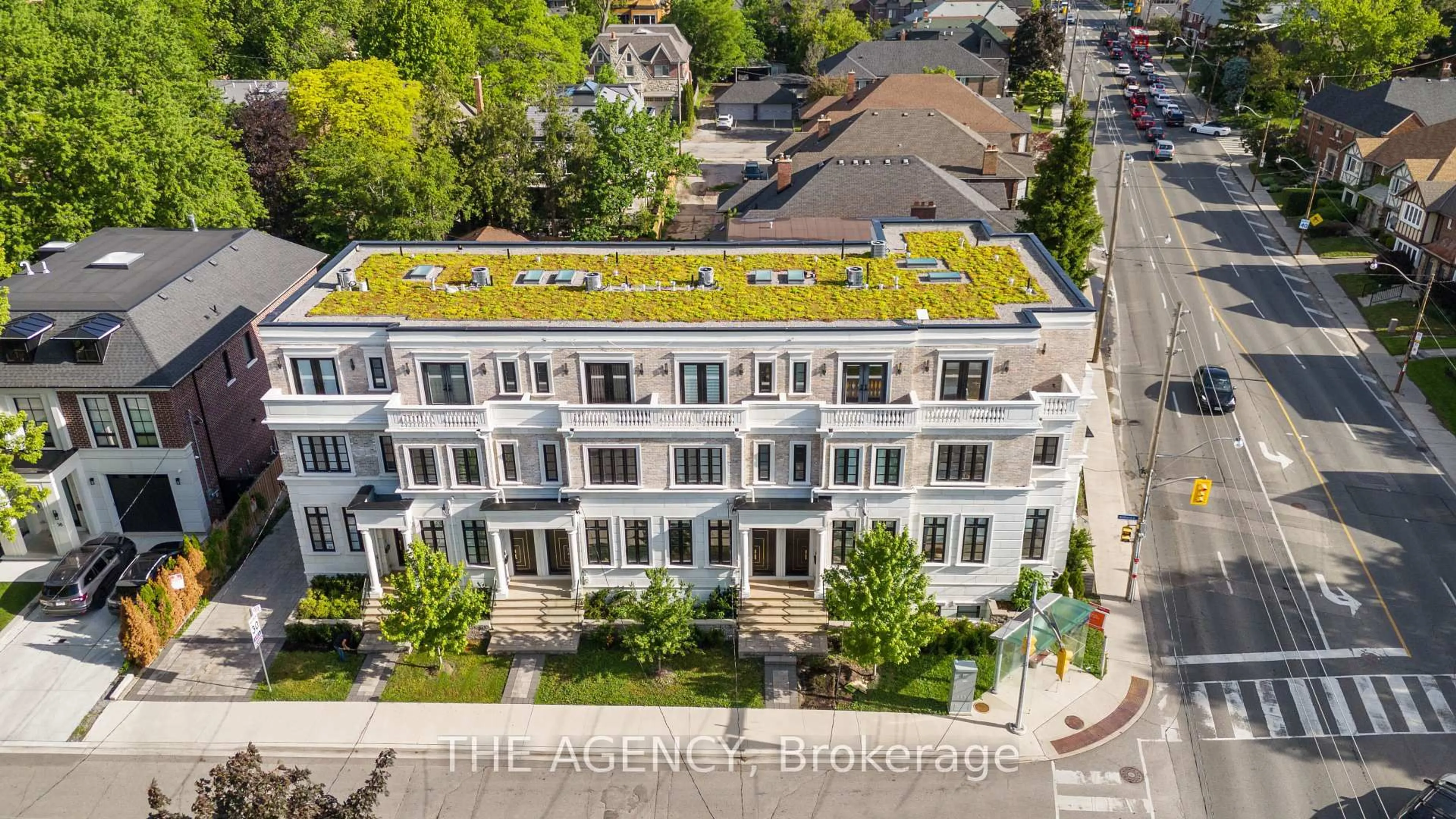 A pic from outside/outdoor area/front of a property/back of a property/a pic from drone, city buildings view from balcony for 30 Hillhurst Blvd, Toronto Ontario M5N 1N6