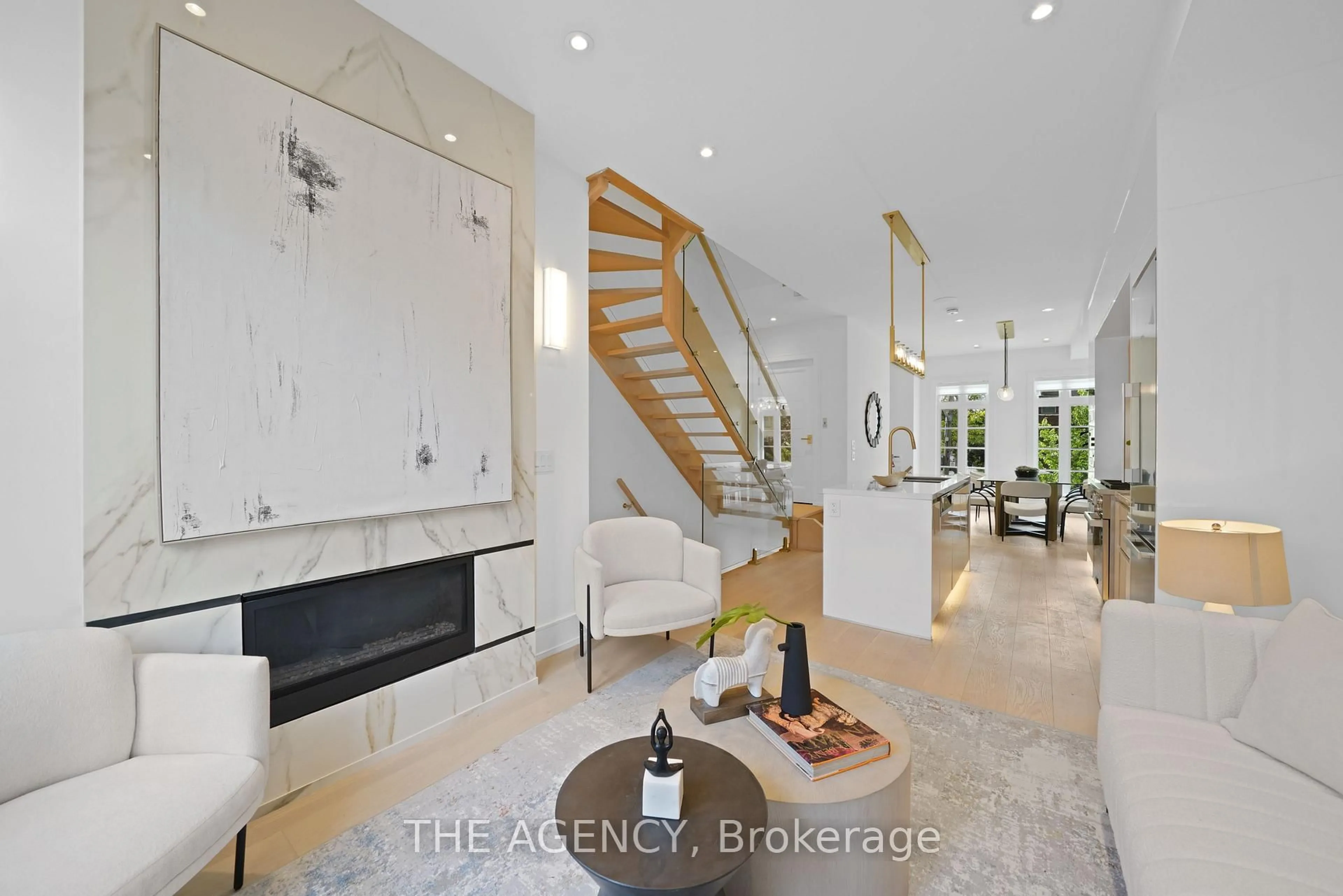 Unknown for 30 Hillhurst Blvd, Toronto Ontario M5N 1N6