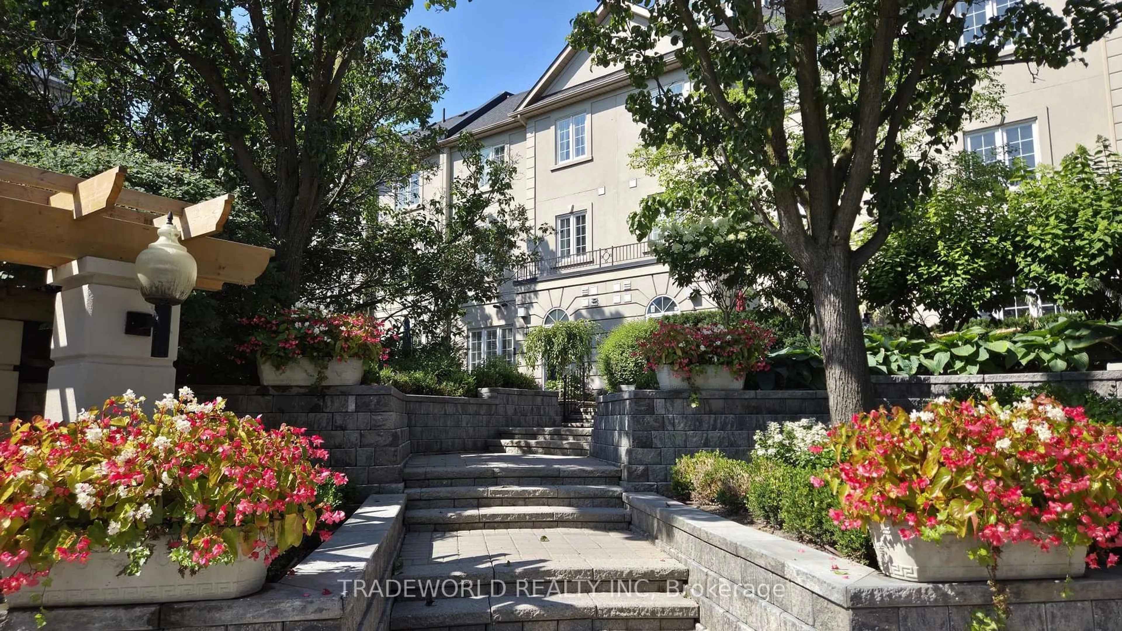 Patio, street for 37 Avondale Ave #513, Toronto Ontario M2N 7C1