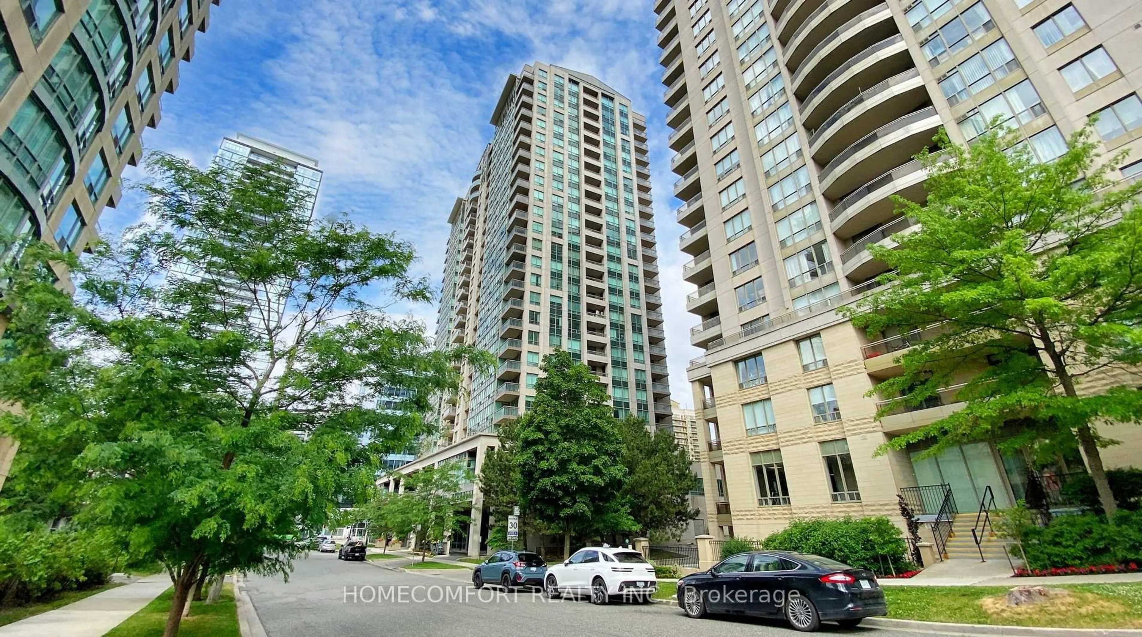 A pic from outside/outdoor area/front of a property/back of a property/a pic from drone, city buildings view from balcony for 18 Parkview Ave #312, Toronto Ontario M2N 7H7