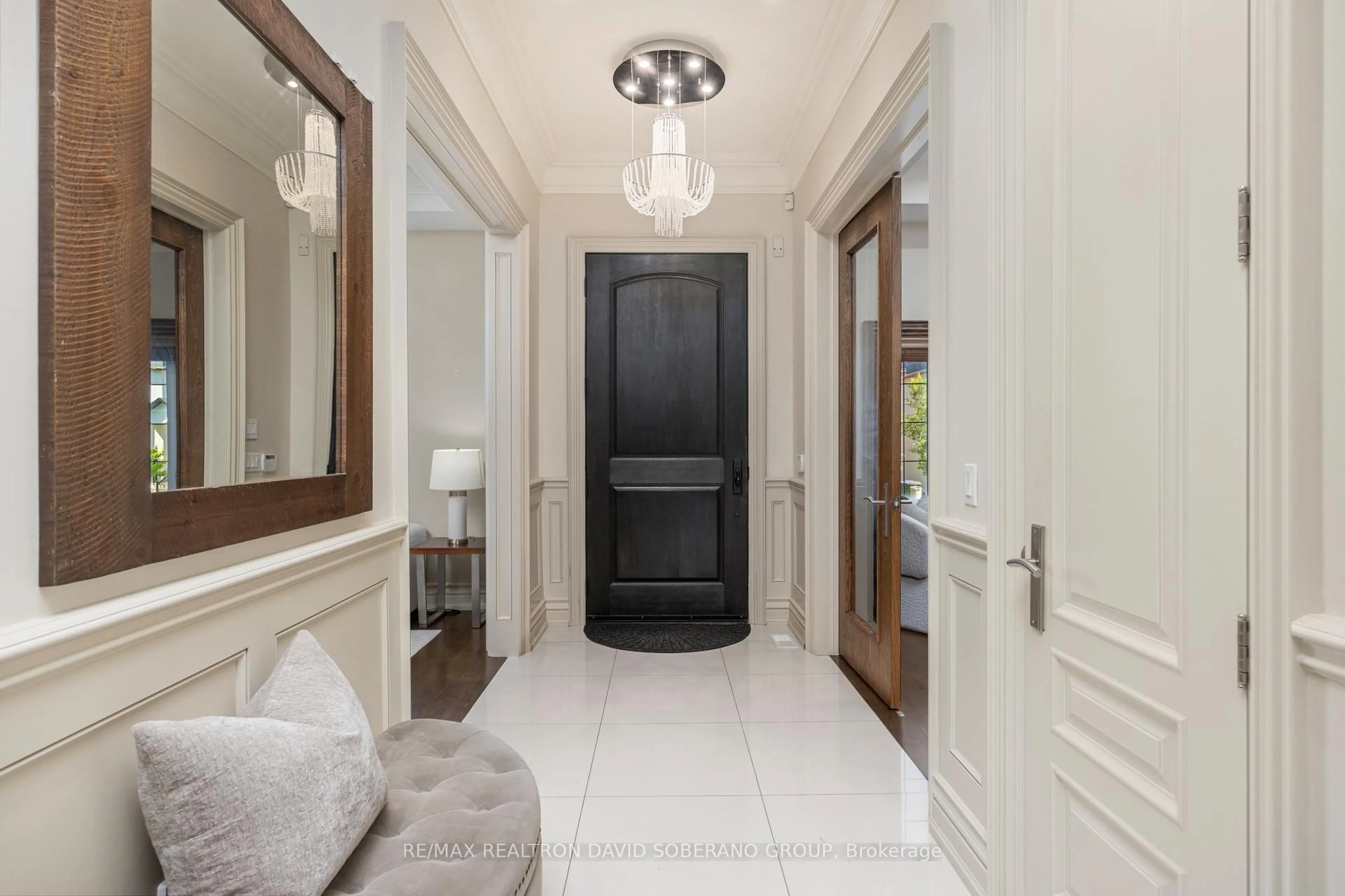 Indoor entryway for 49 Verwood Ave, Toronto Ontario M3H 2K8
