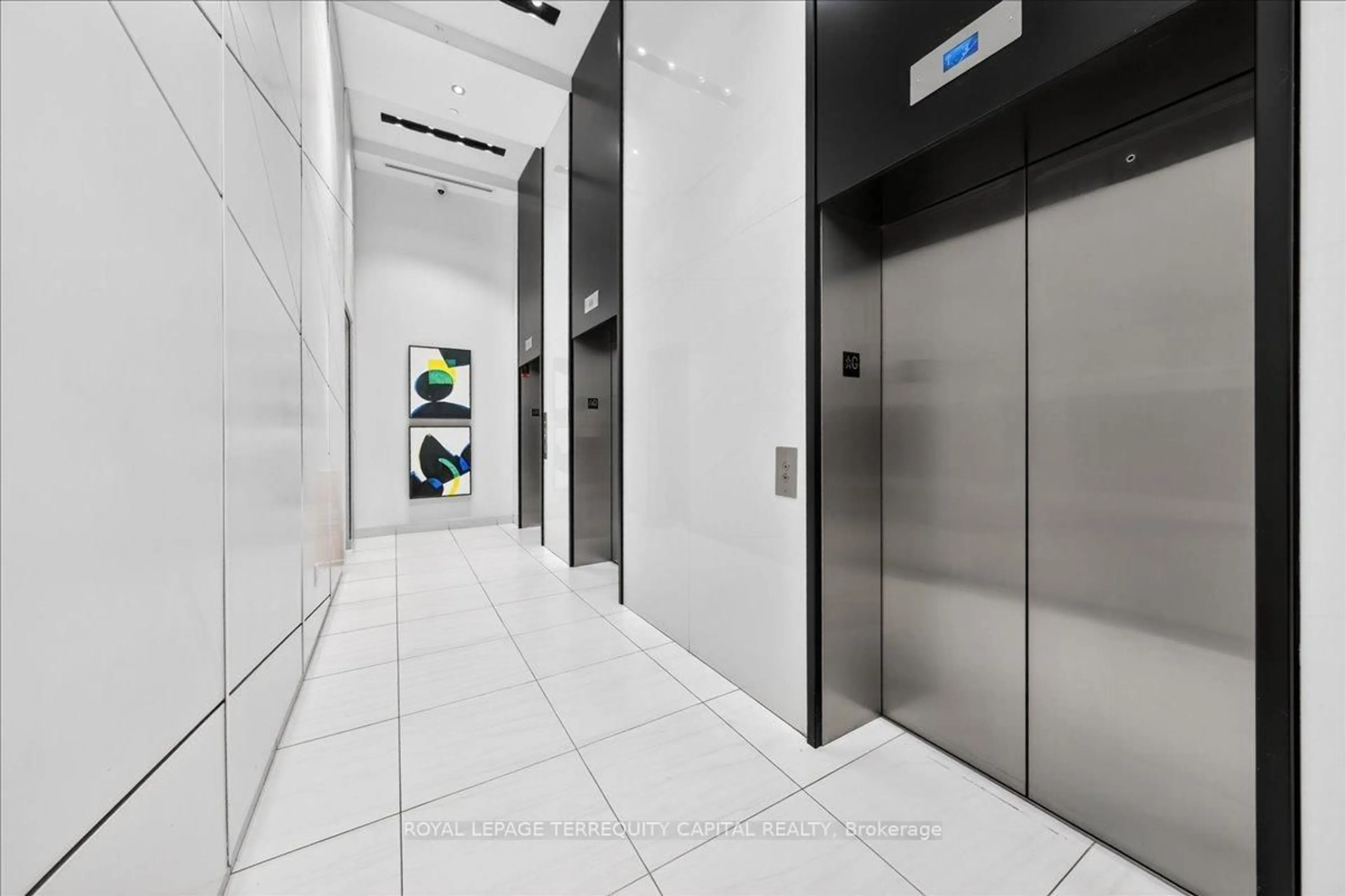 Indoor foyer for 159 Wellesley St #3002, Toronto Ontario M4Y 0H5