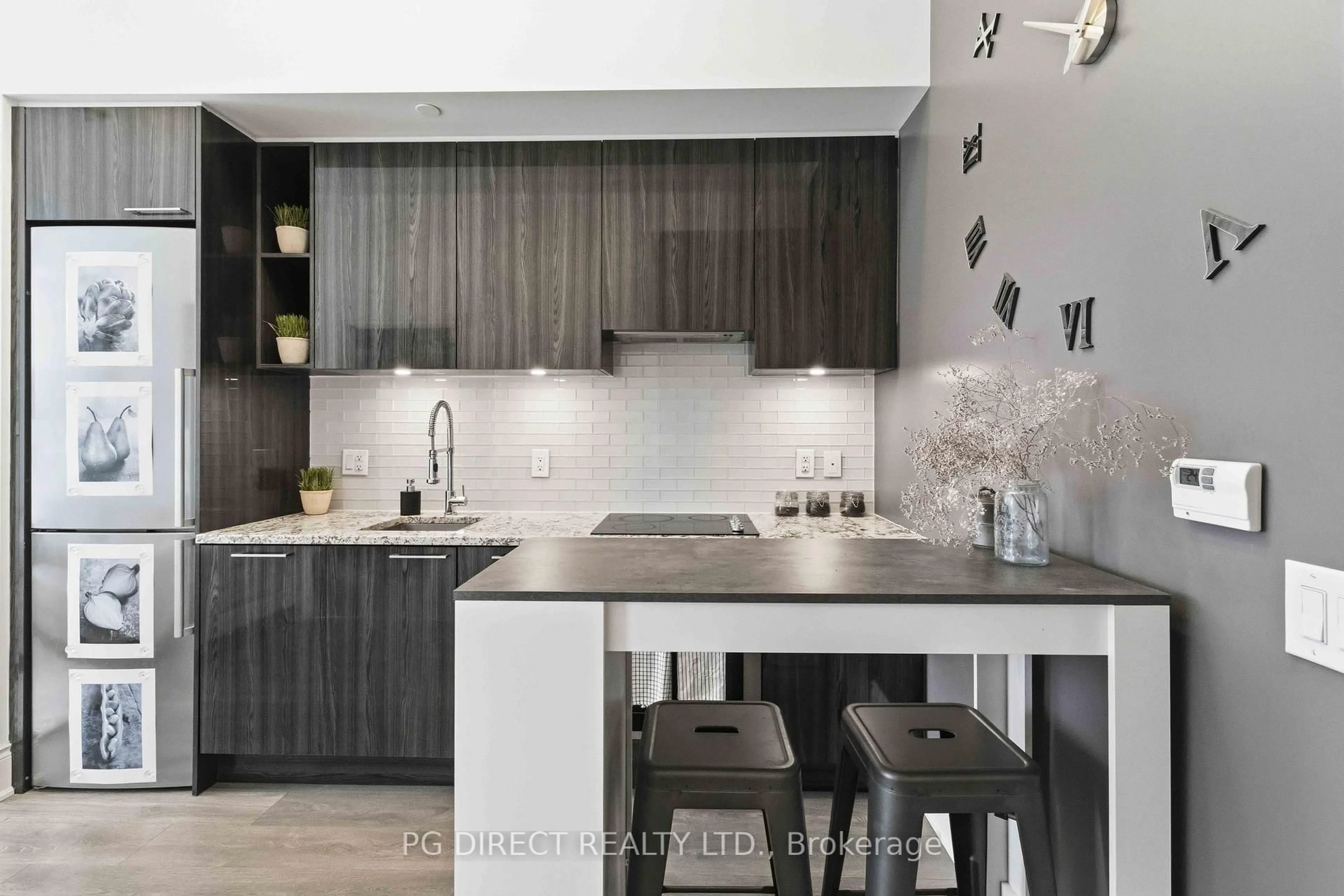 Contemporary kitchen, unknown for 120 Parliament St #713, Toronto Ontario M5A 0N6