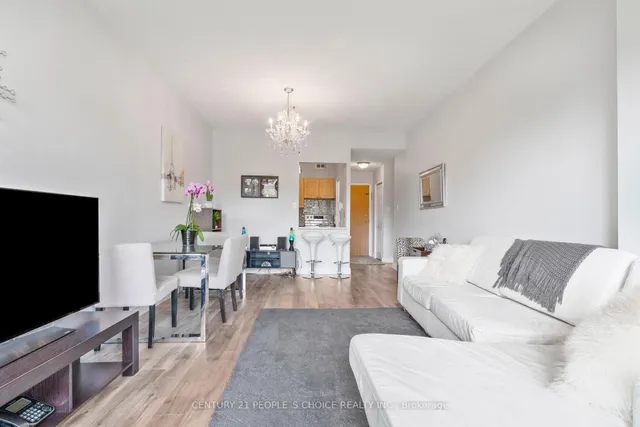 20 Fashion Roseway #105, Toronto 5