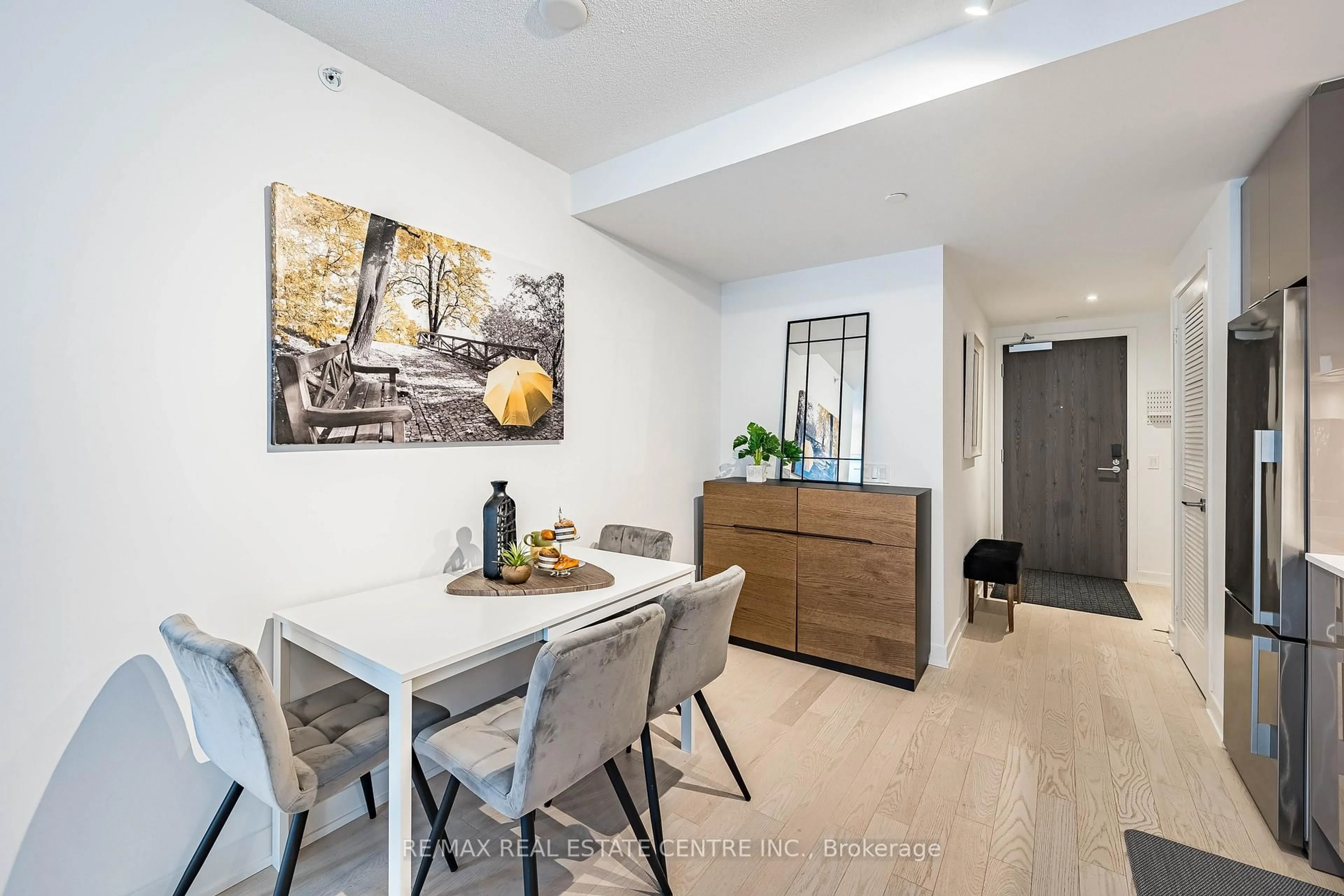 Dining room, unknown for 25 Richmond St #312, Toronto Ontario M5C 1N7