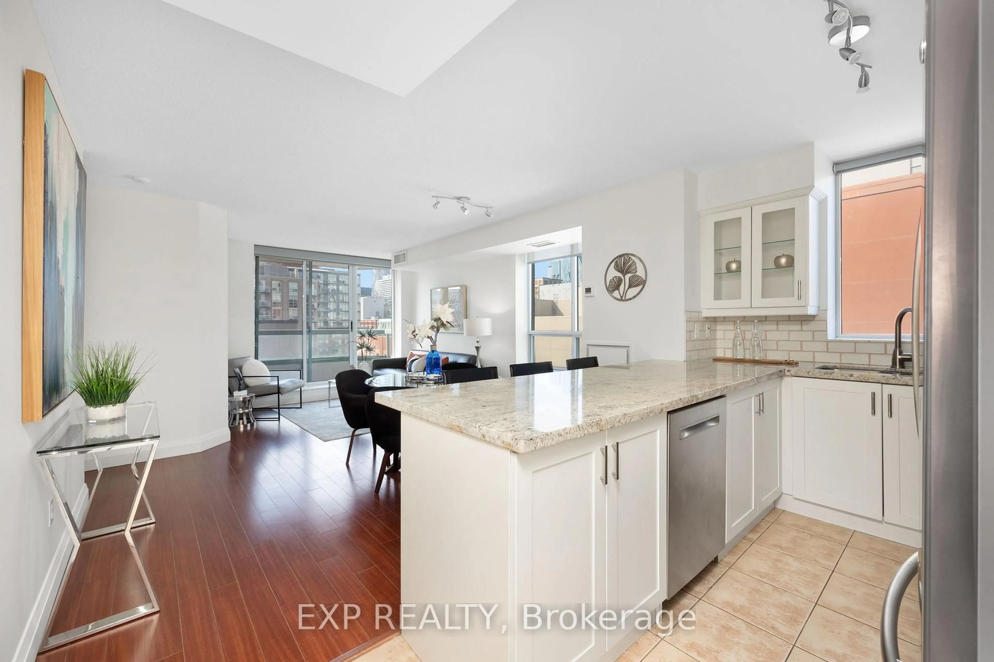 Open concept kitchen, ceramic/tile floor for 311 Richmond St #802, Toronto Ontario M5A 4S8