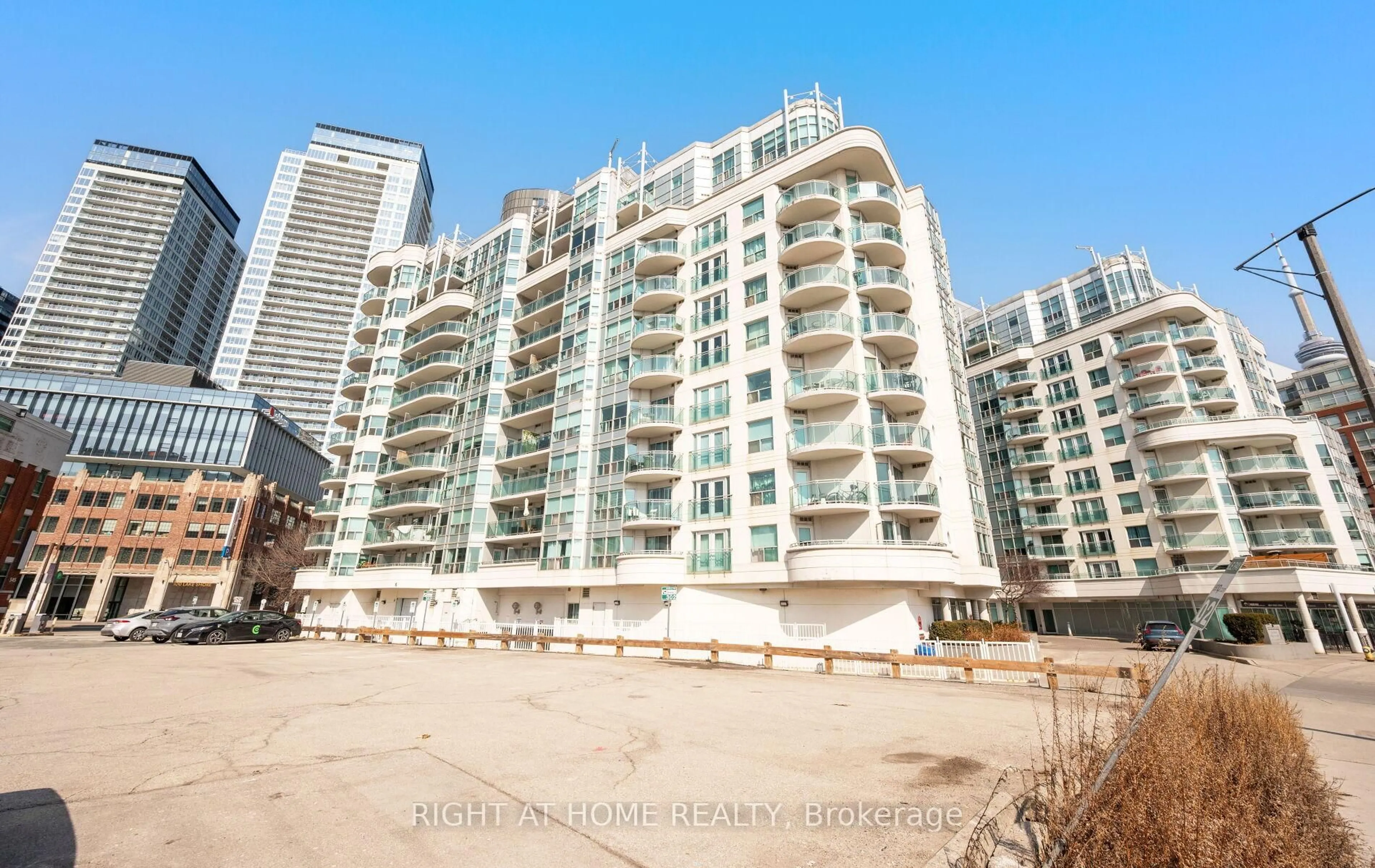 Unknown for 600 Queens Quay #219, Toronto Ontario M5V 3M3