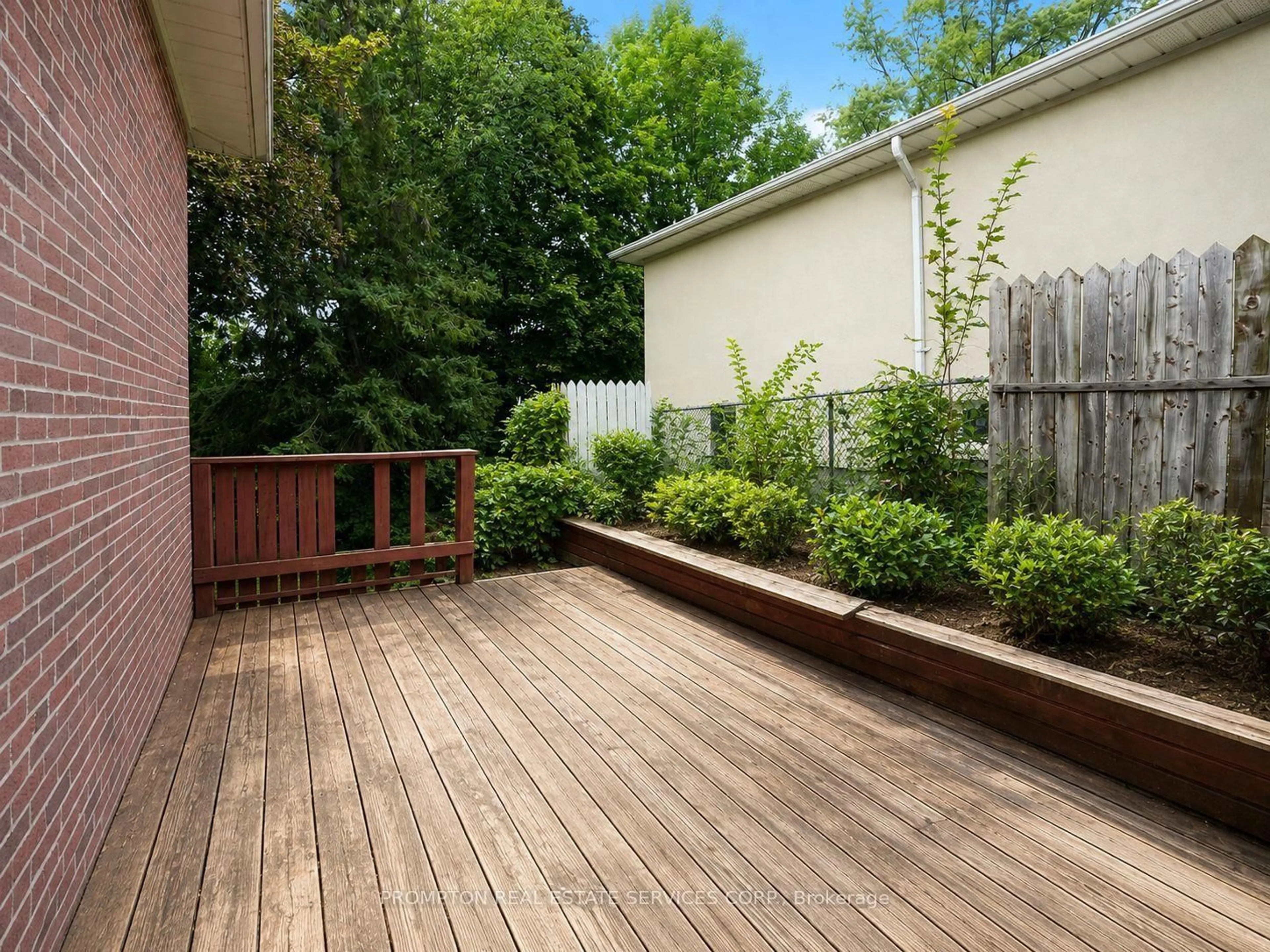 Patio, street for 25 Lehar Cres, Toronto Ontario M2H 1J4