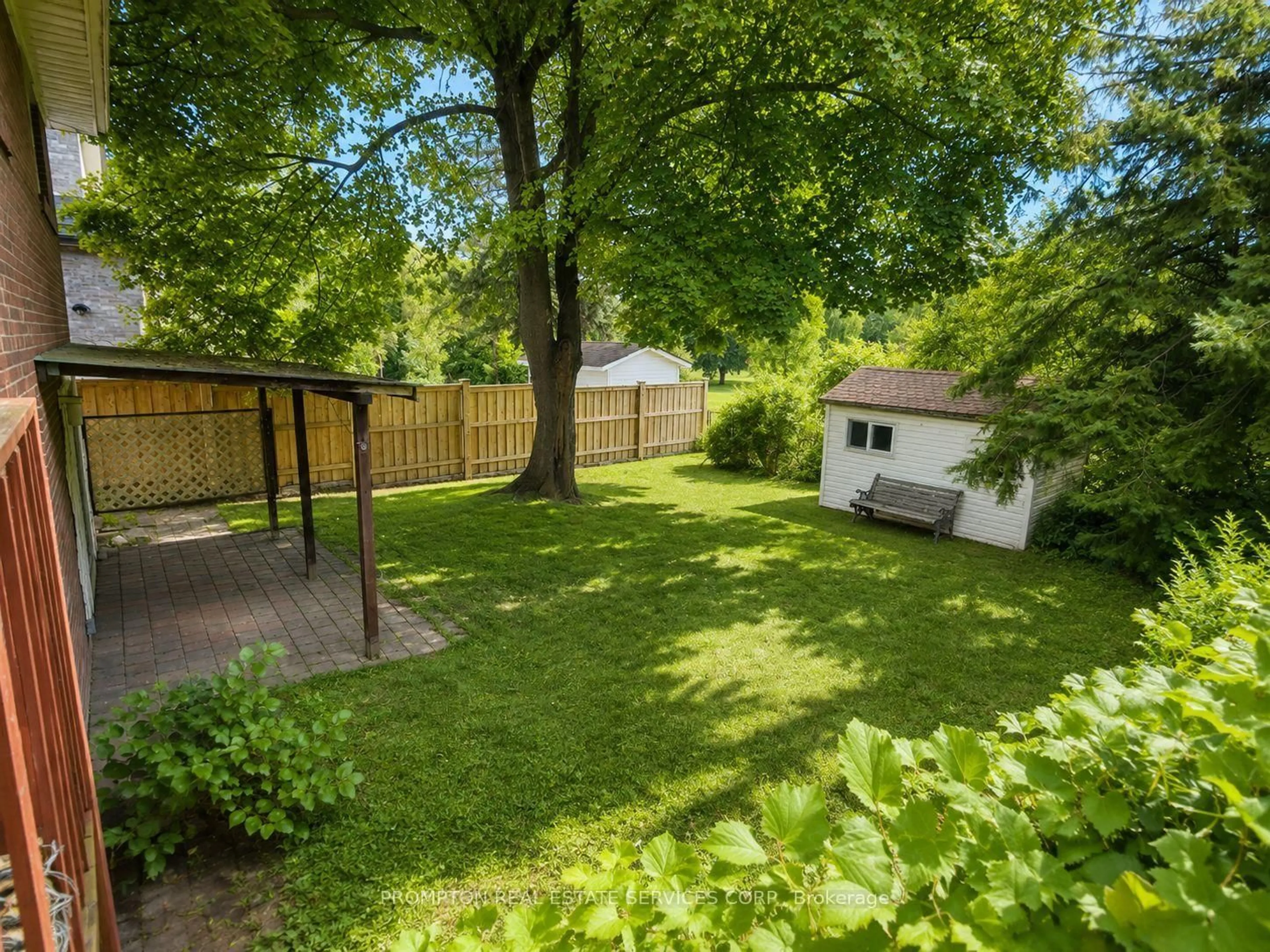 A pic from outside/outdoor area/front of a property/back of a property/a pic from drone, forest/trees view for 25 Lehar Cres, Toronto Ontario M2H 1J4
