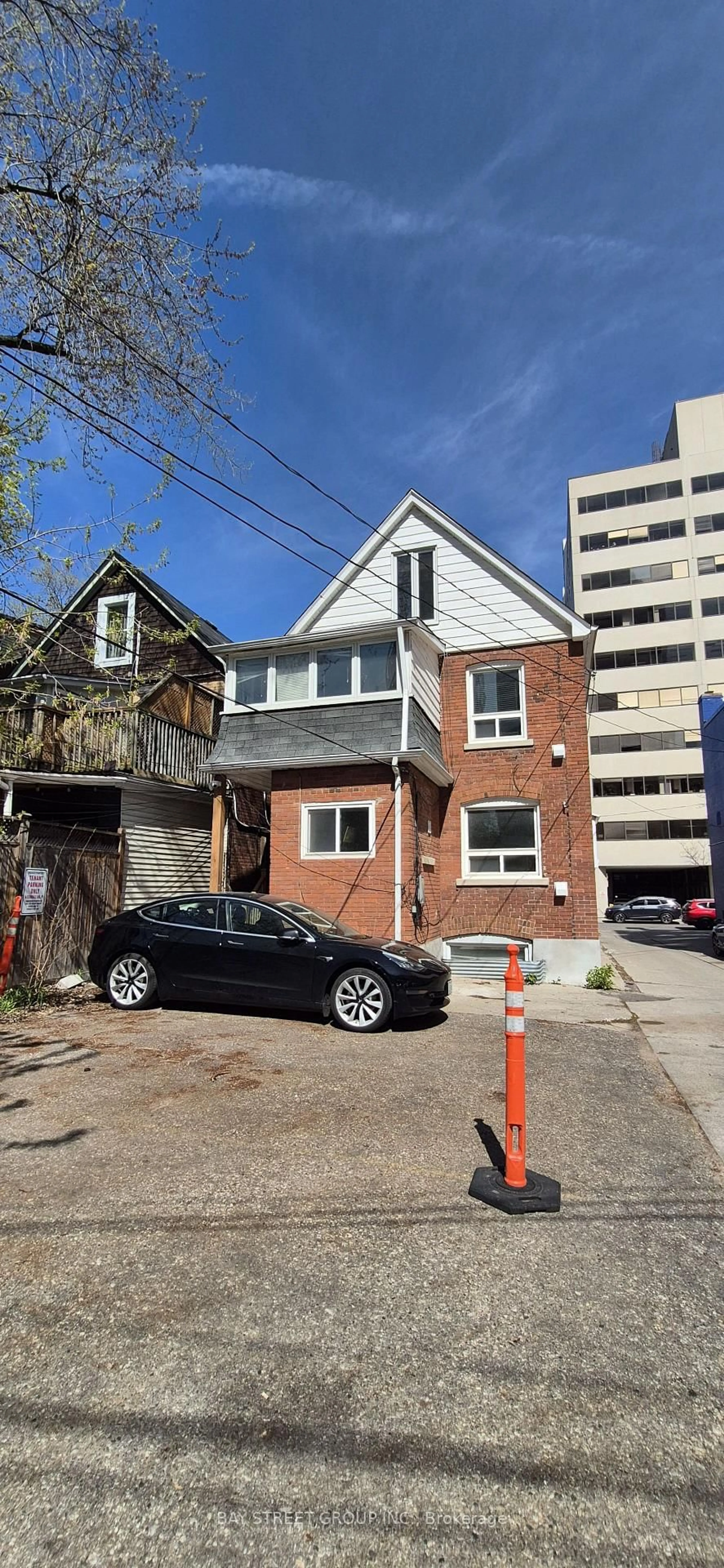 Unknown for 6 Ferndale Ave, Toronto Ontario M4T 2B3