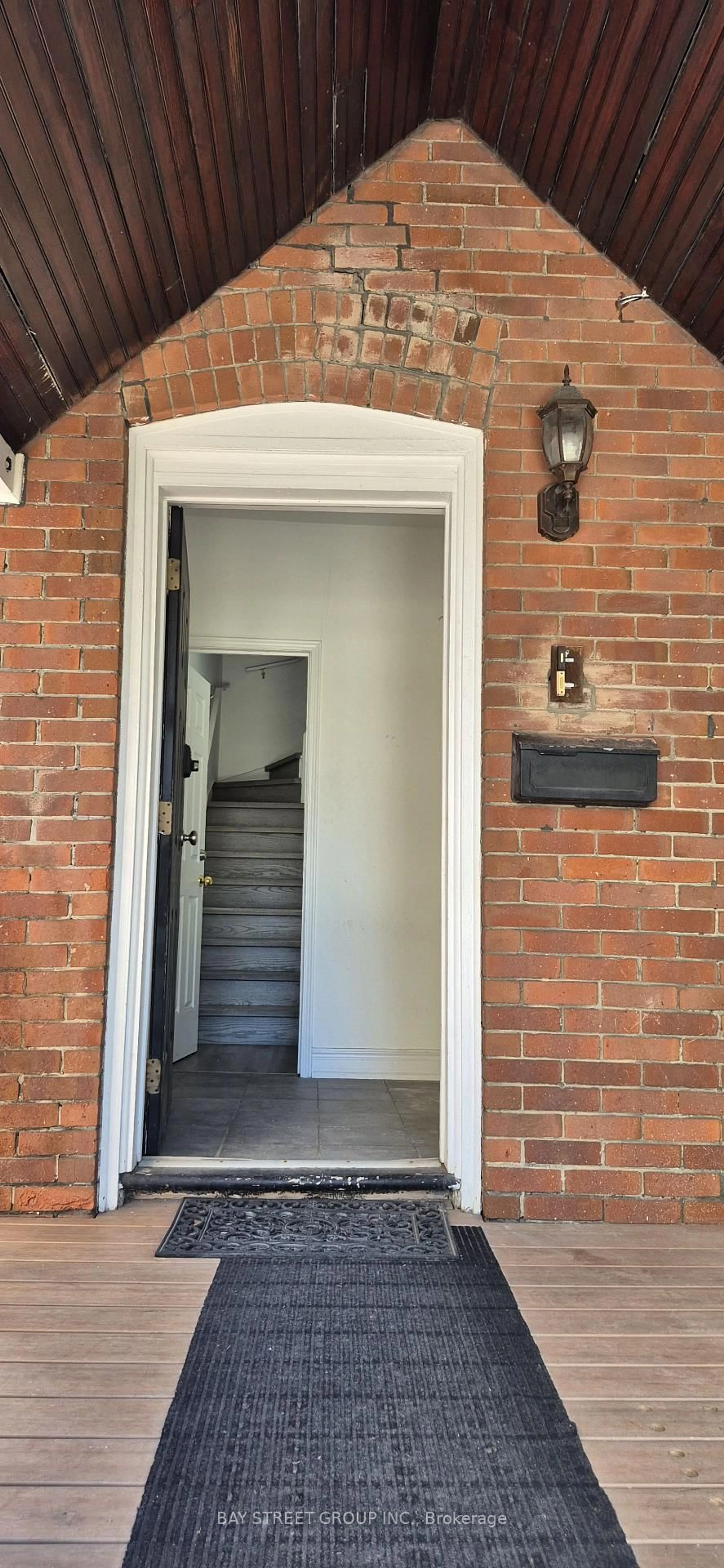 Indoor entryway for 6 Ferndale Ave, Toronto Ontario M4T 2B3
