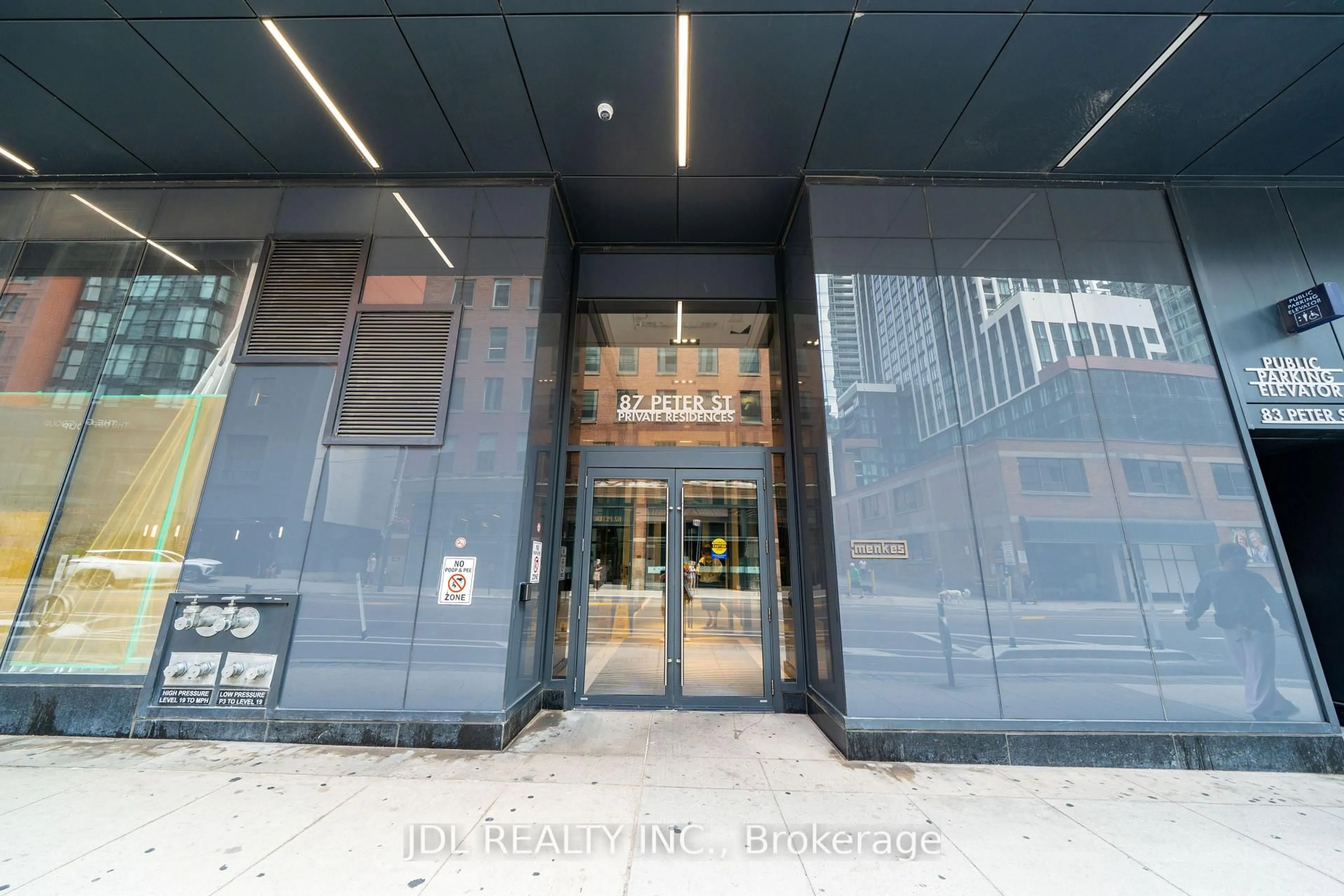 Indoor foyer for 87 Peter St #1411, Toronto Ontario M5V 0P1