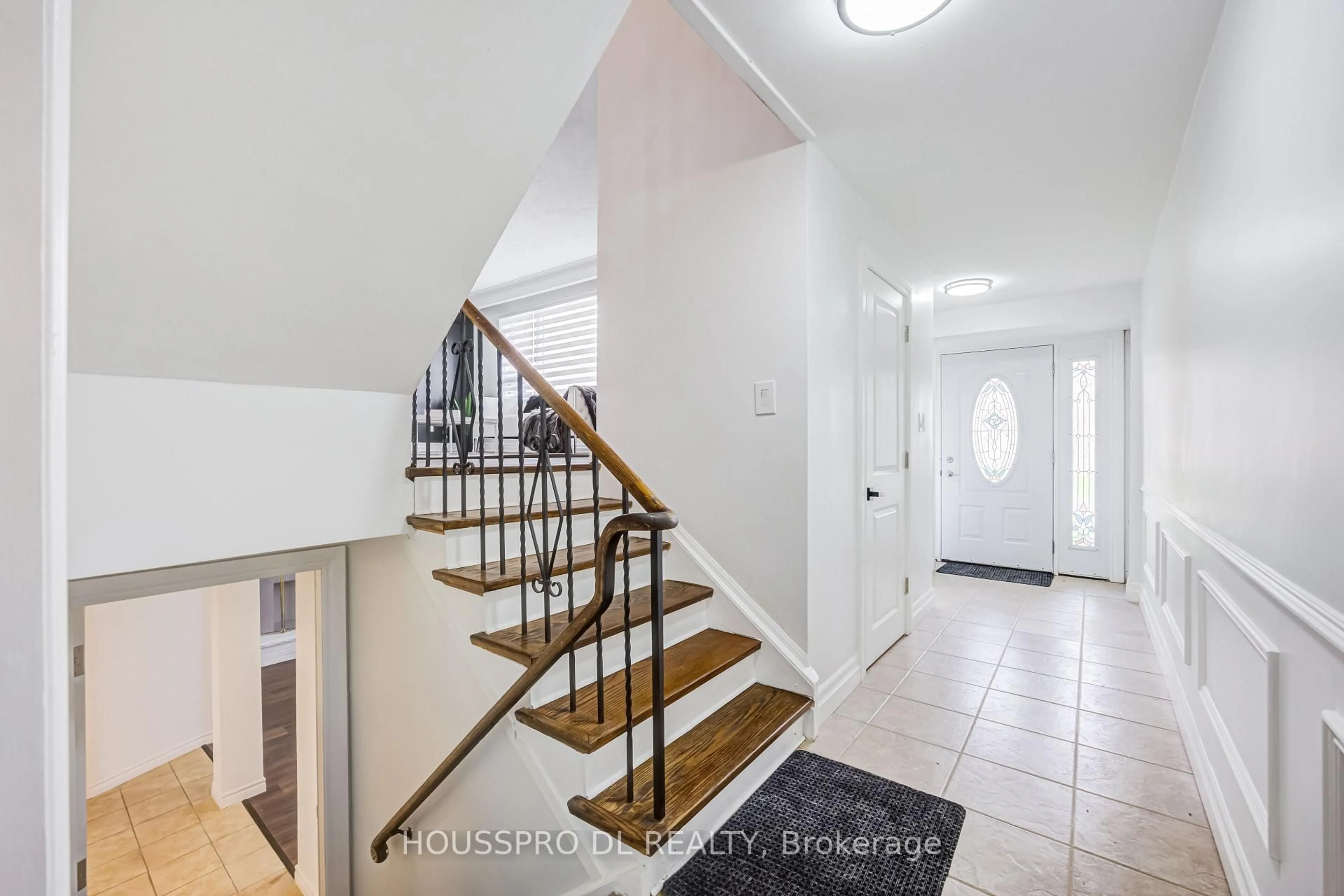 Unknown for 49 Bowerbank Dr, Toronto Ontario M2M 1Z9