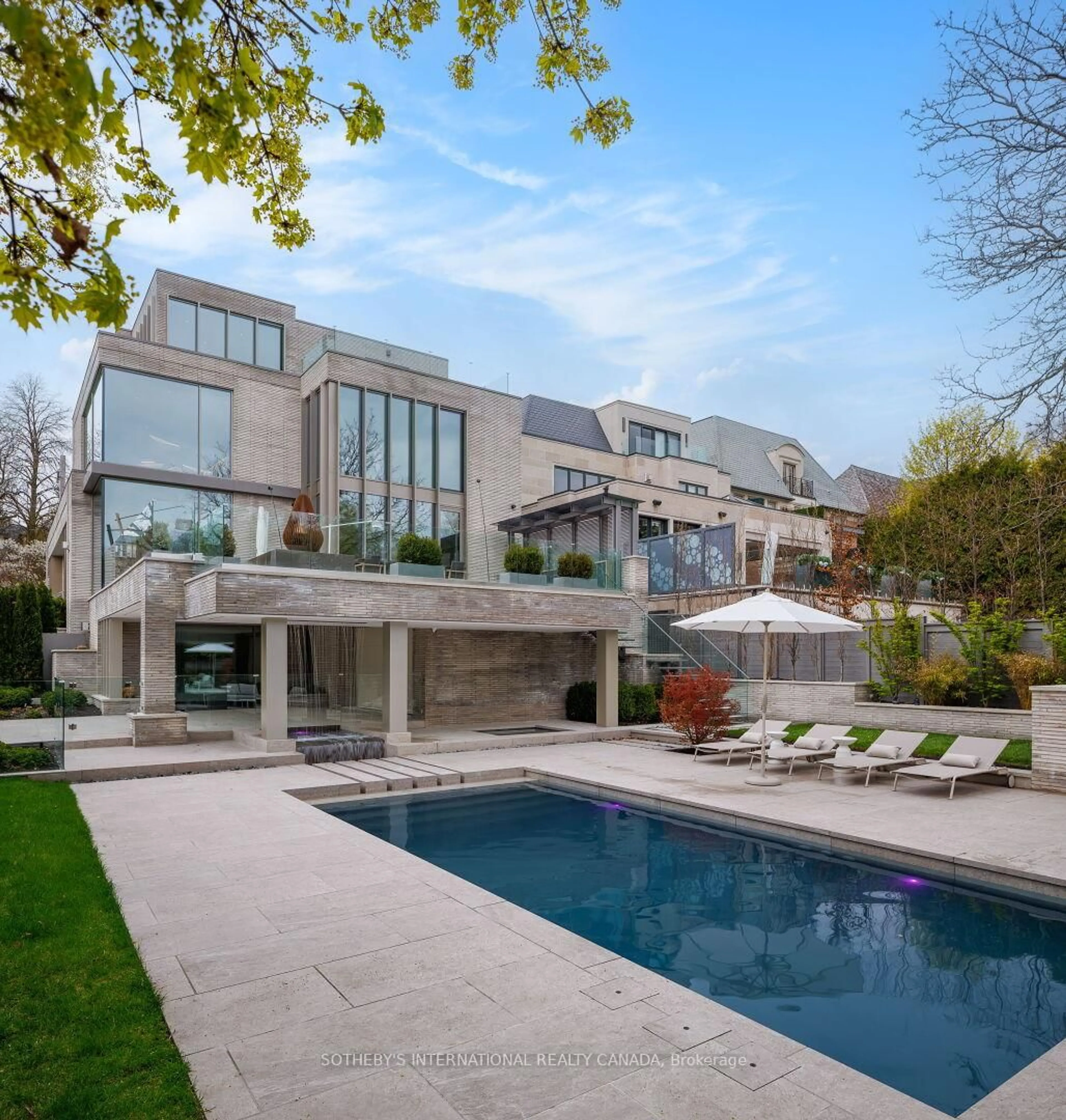 Unknown for 211 Dunvegan Rd, Toronto Ontario M5P 2P3