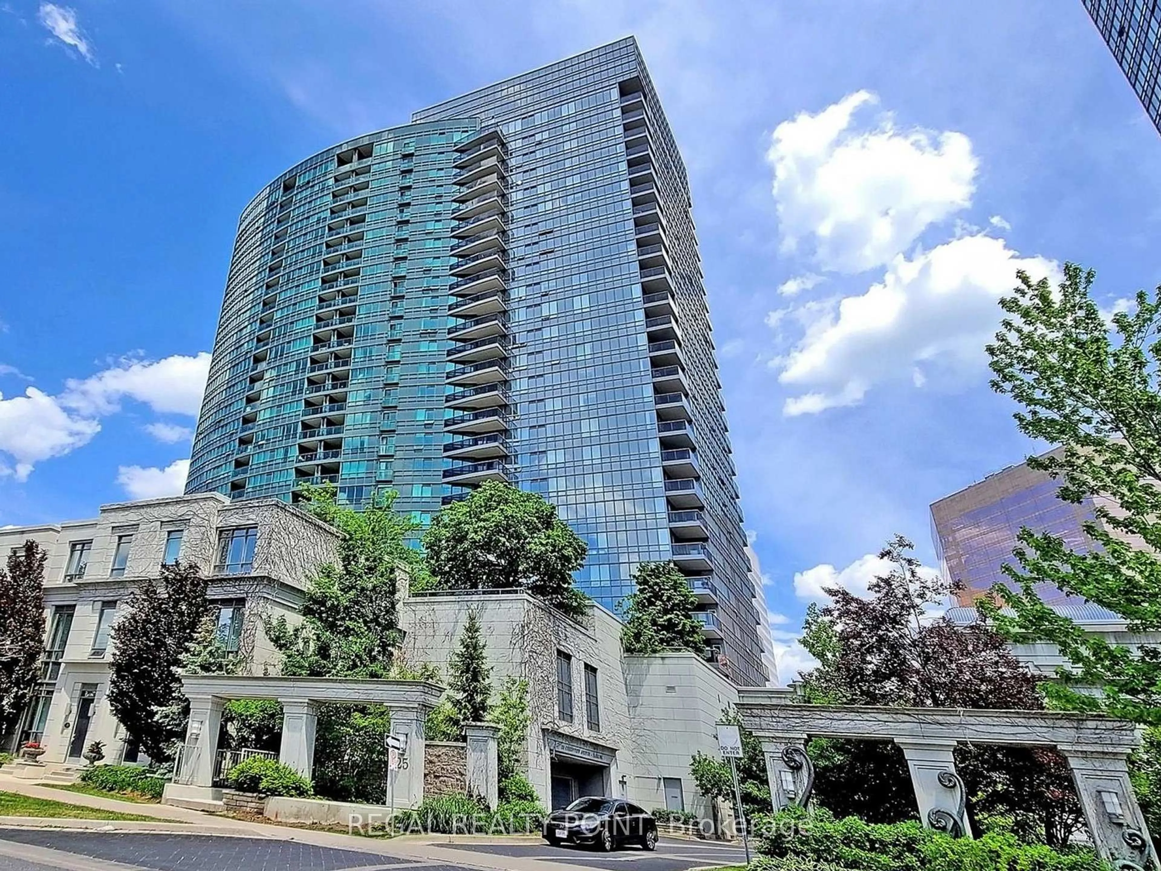 Indoor foyer for 25 Greenview Ave #2118, Toronto Ontario M2M 1R2