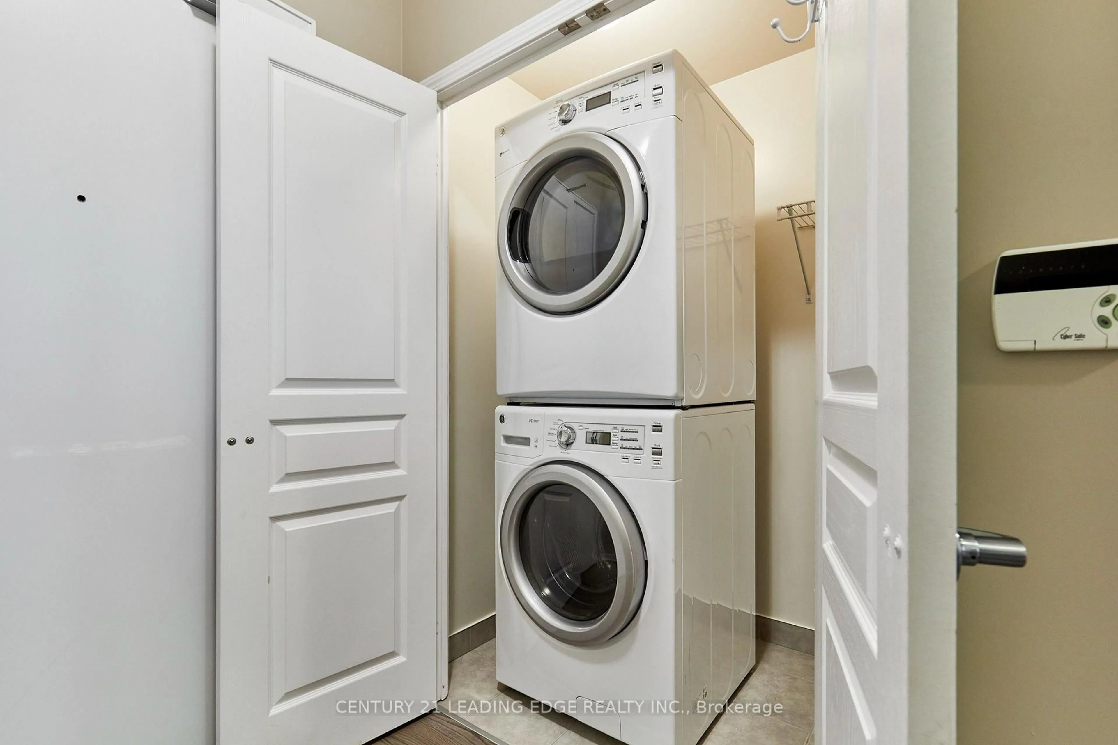 Laundry room for 352 Front St #PH08, Toronto Ontario M5V 1B5