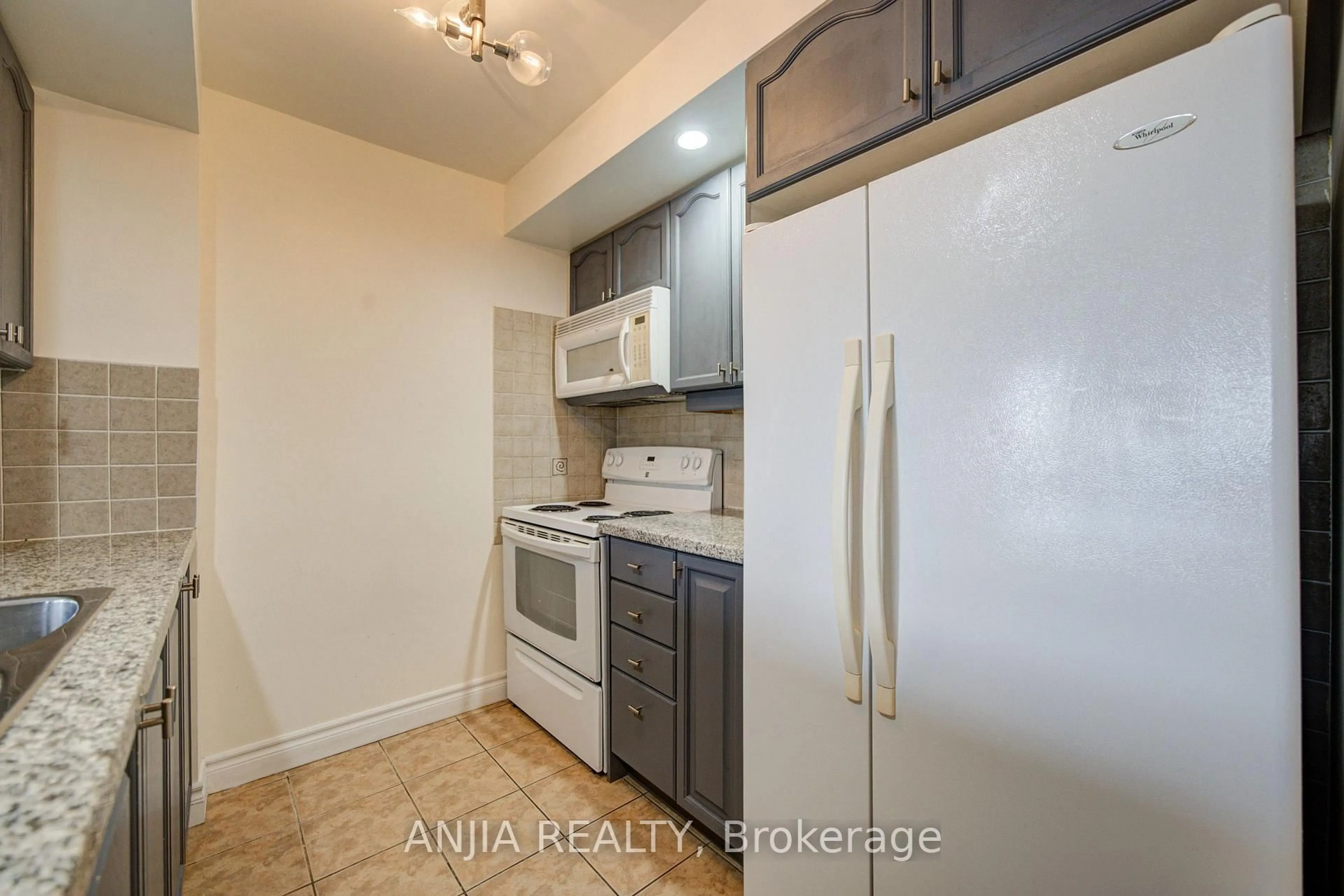 Standard kitchen, unknown for 10 Northtown Way #1811, Toronto Ontario M2N 7L4