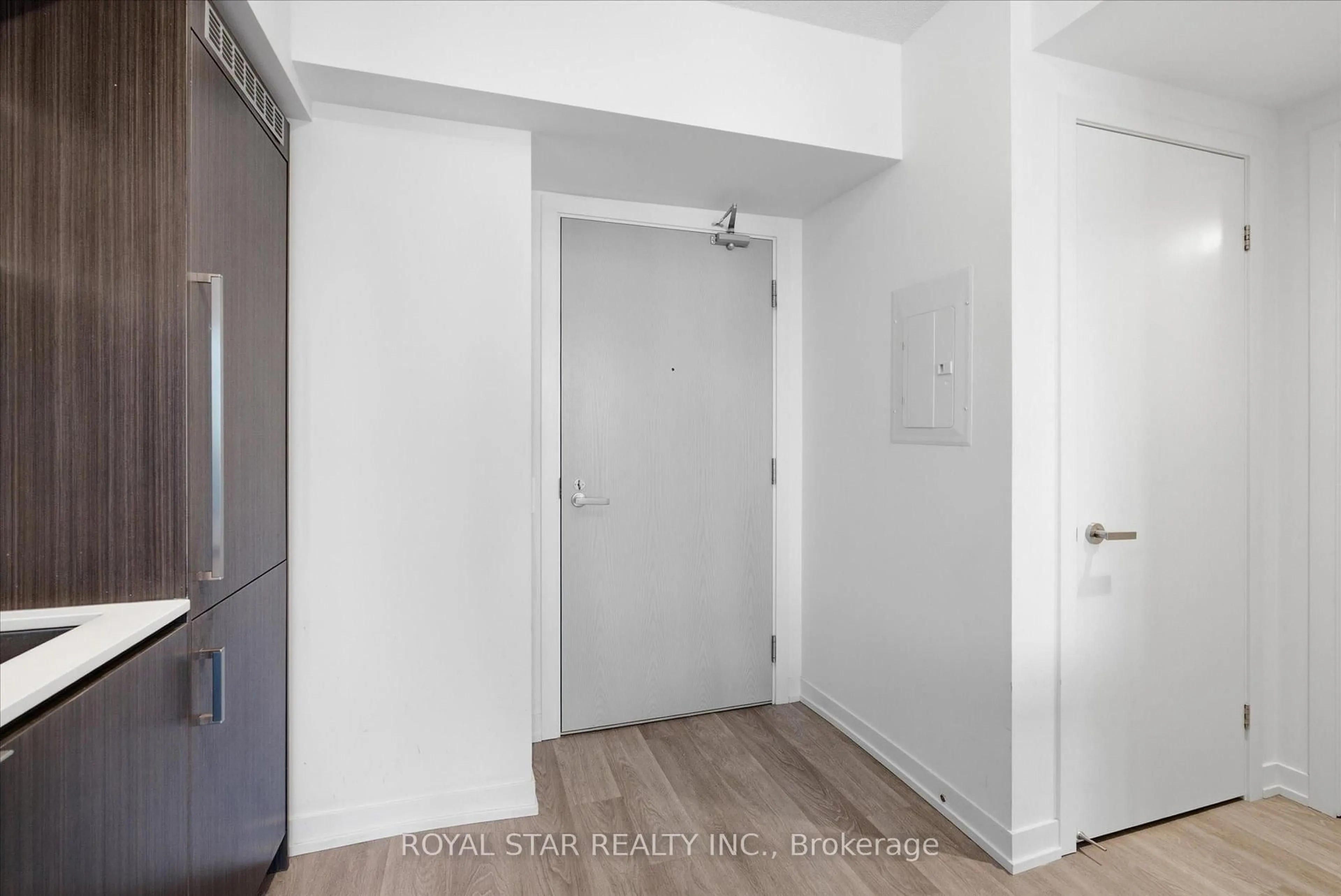 Indoor entryway for 55 Cooper St #4015, Toronto Ontario M5E 0G1