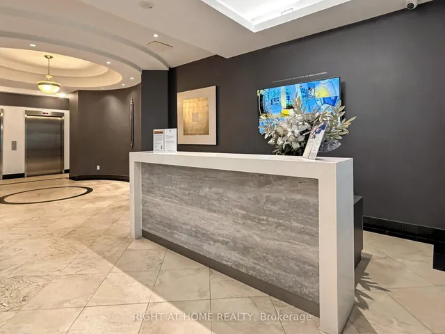 30 Hayden St #404, Toronto 4