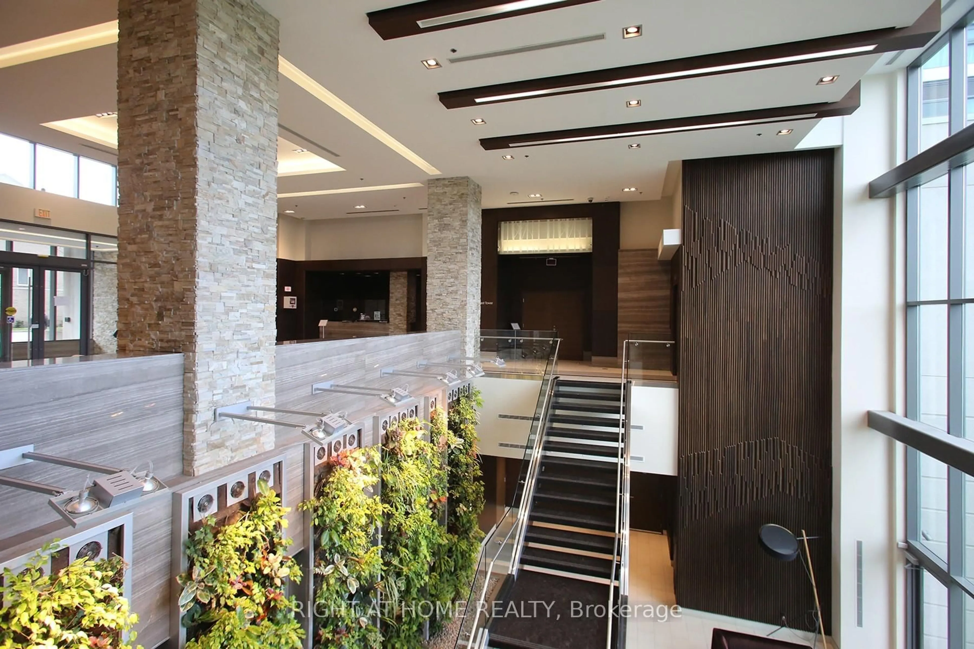 Indoor foyer for 35 Brian Peck Cres #303, Toronto Ontario M4G 0A5