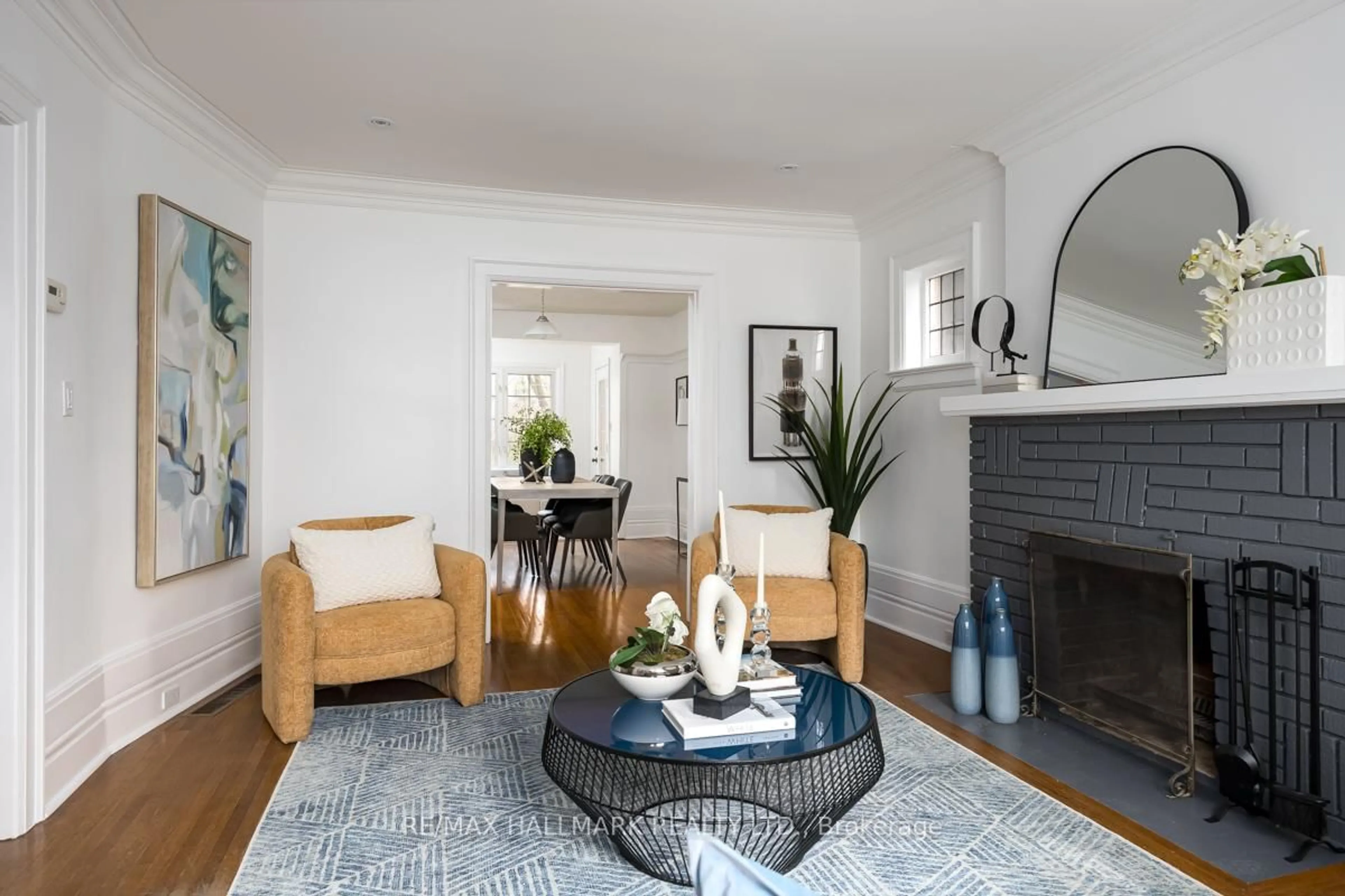 Living room with furniture, unknown for 167 Welland Ave, Toronto Ontario M4T 2J6