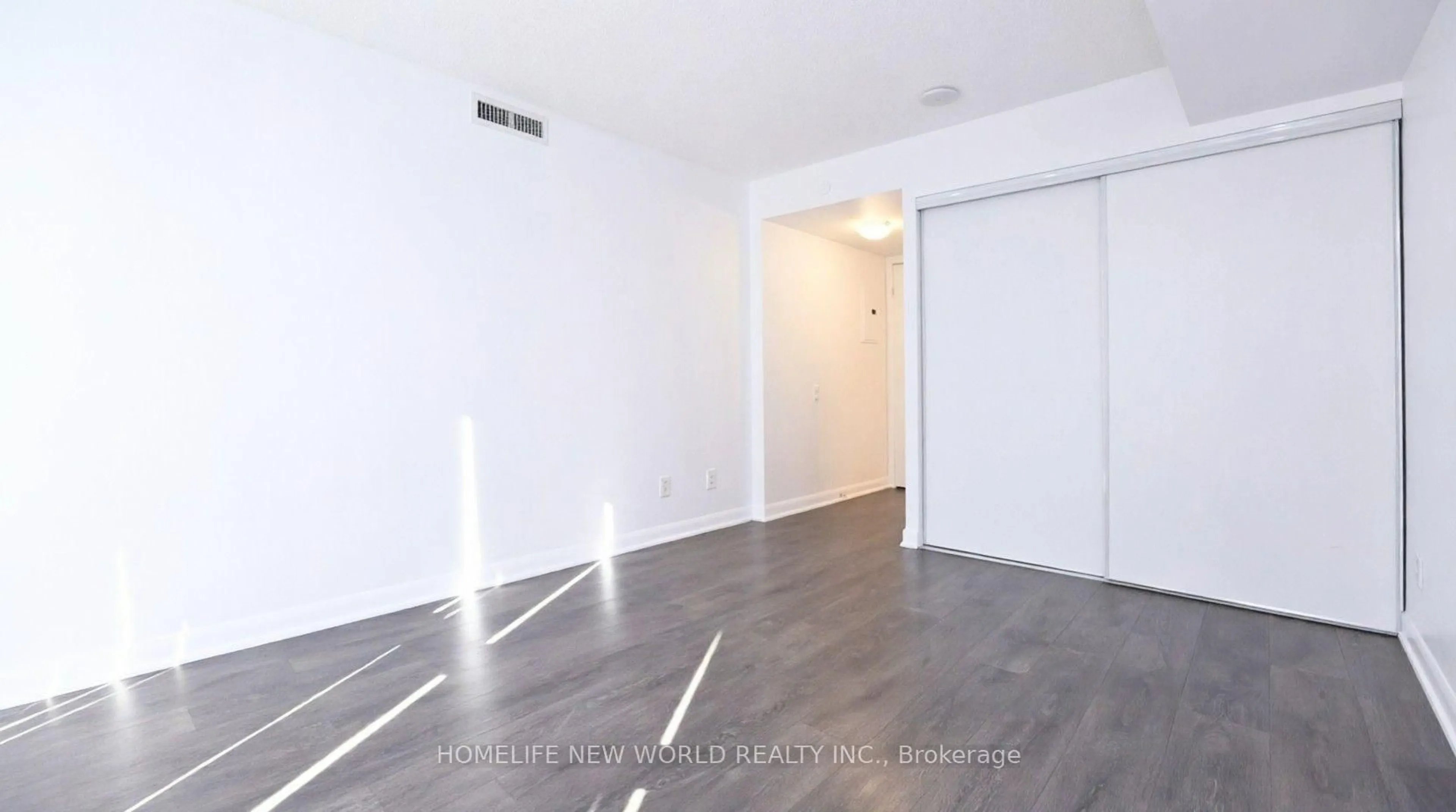 A pic of a room for 5162 Yonge St #712, Toronto Ontario M2N 5P6