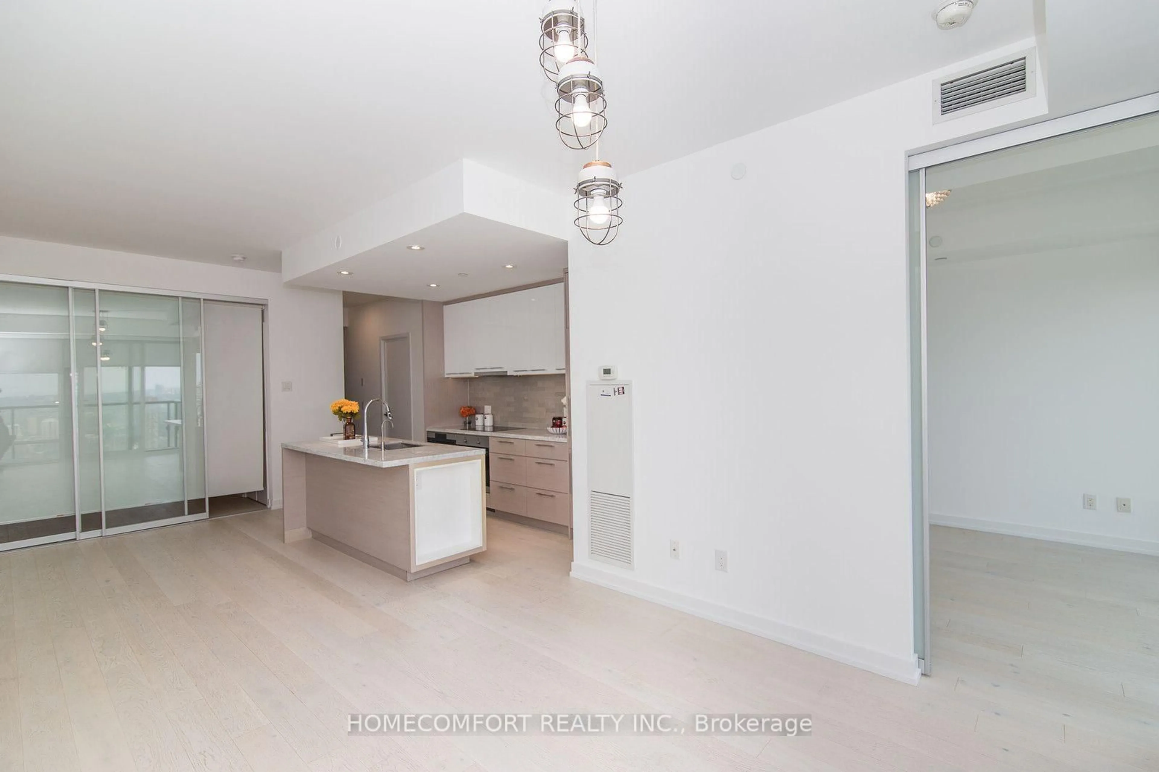 Open concept kitchen, ceramic/tile floor for 488 University Ave #4703, Toronto Ontario M5G 0C1