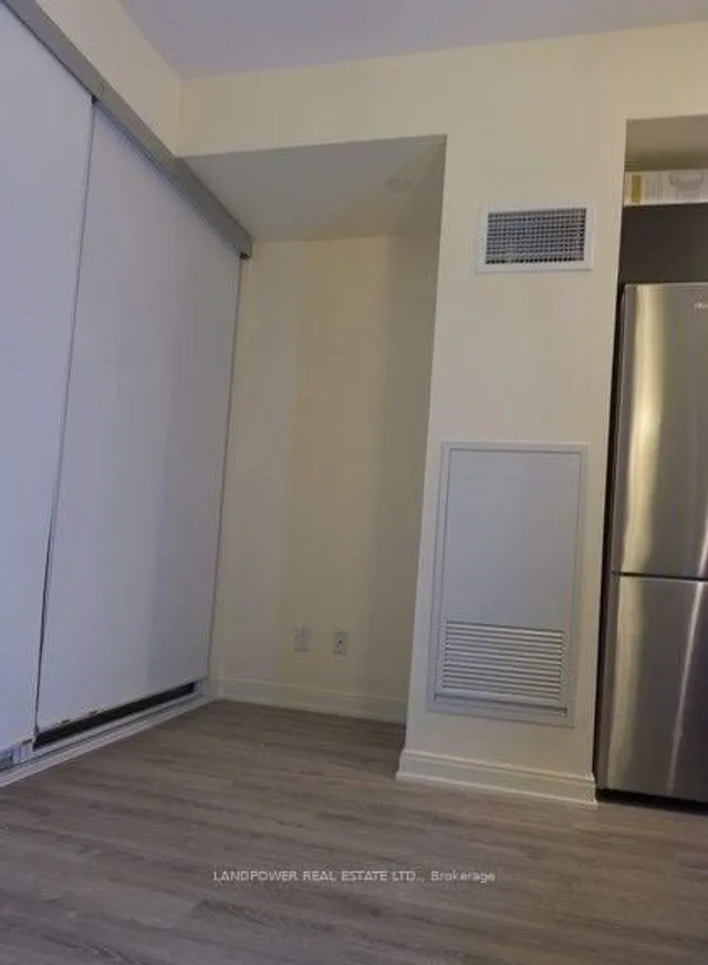 42 Charles St #908, Toronto 3