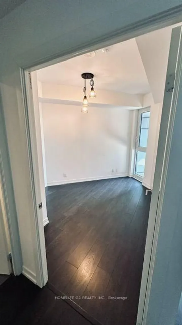 2020 Bathurst St #1101, Toronto 4