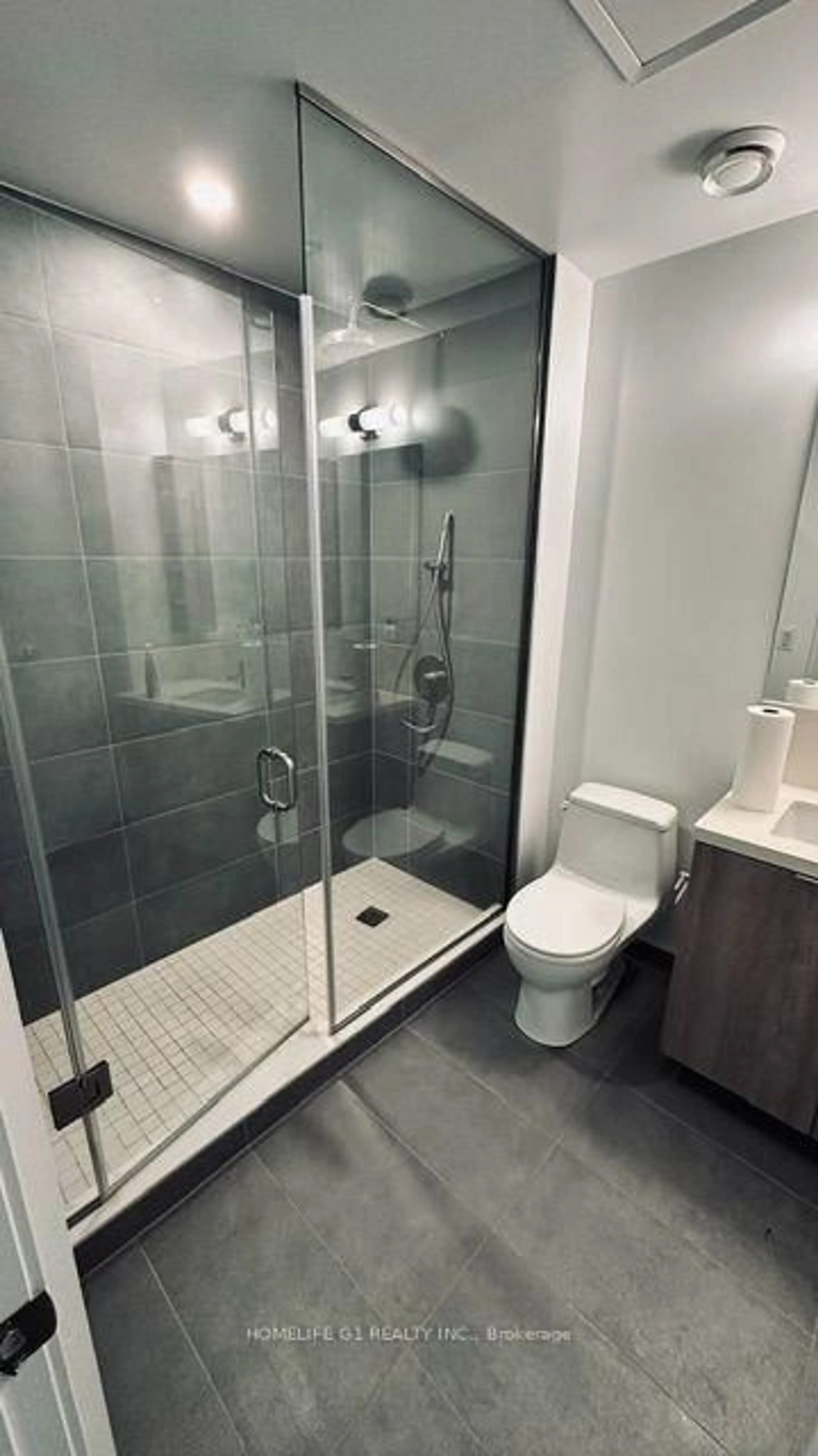 Contemporary bathroom, ceramic/tile floor for 2020 Bathurst St #1101, Toronto Ontario M5P 0A6