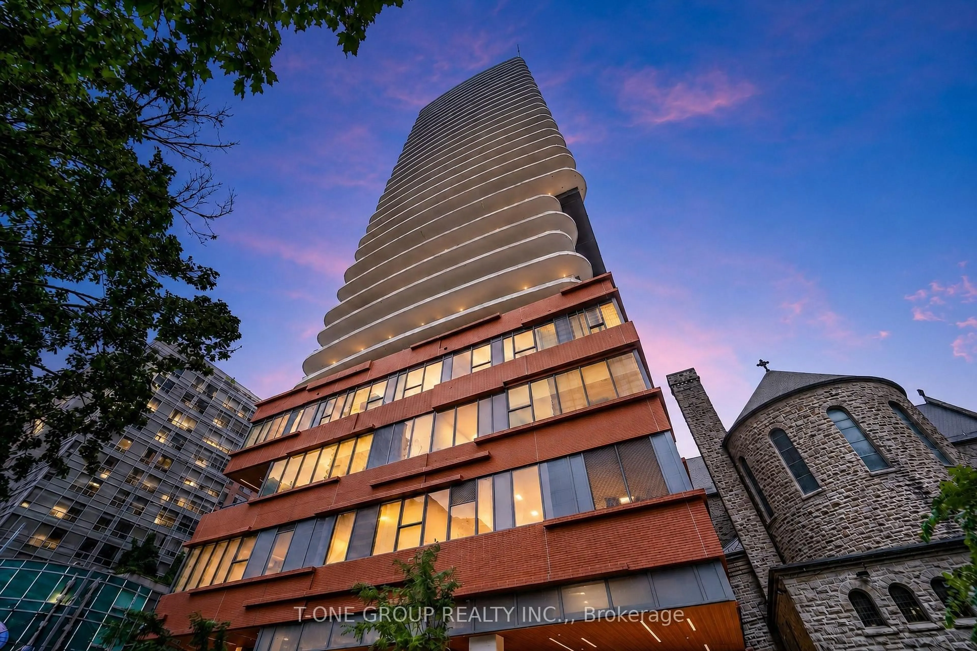 Indoor foyer for 280 Dundas St #1803, Toronto Ontario M5T 0E3