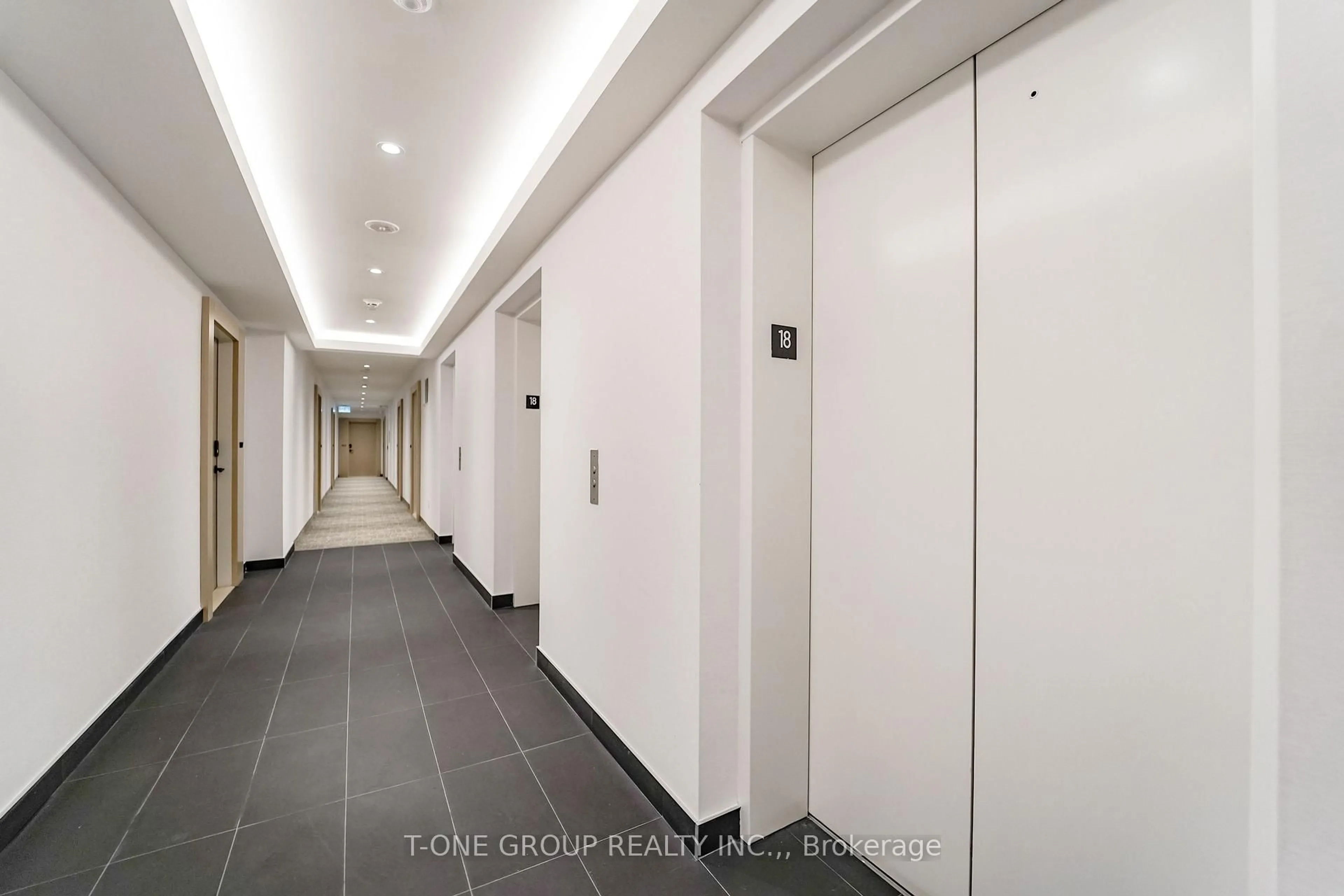 Indoor foyer for 280 Dundas St #1803, Toronto Ontario M5T 0E3