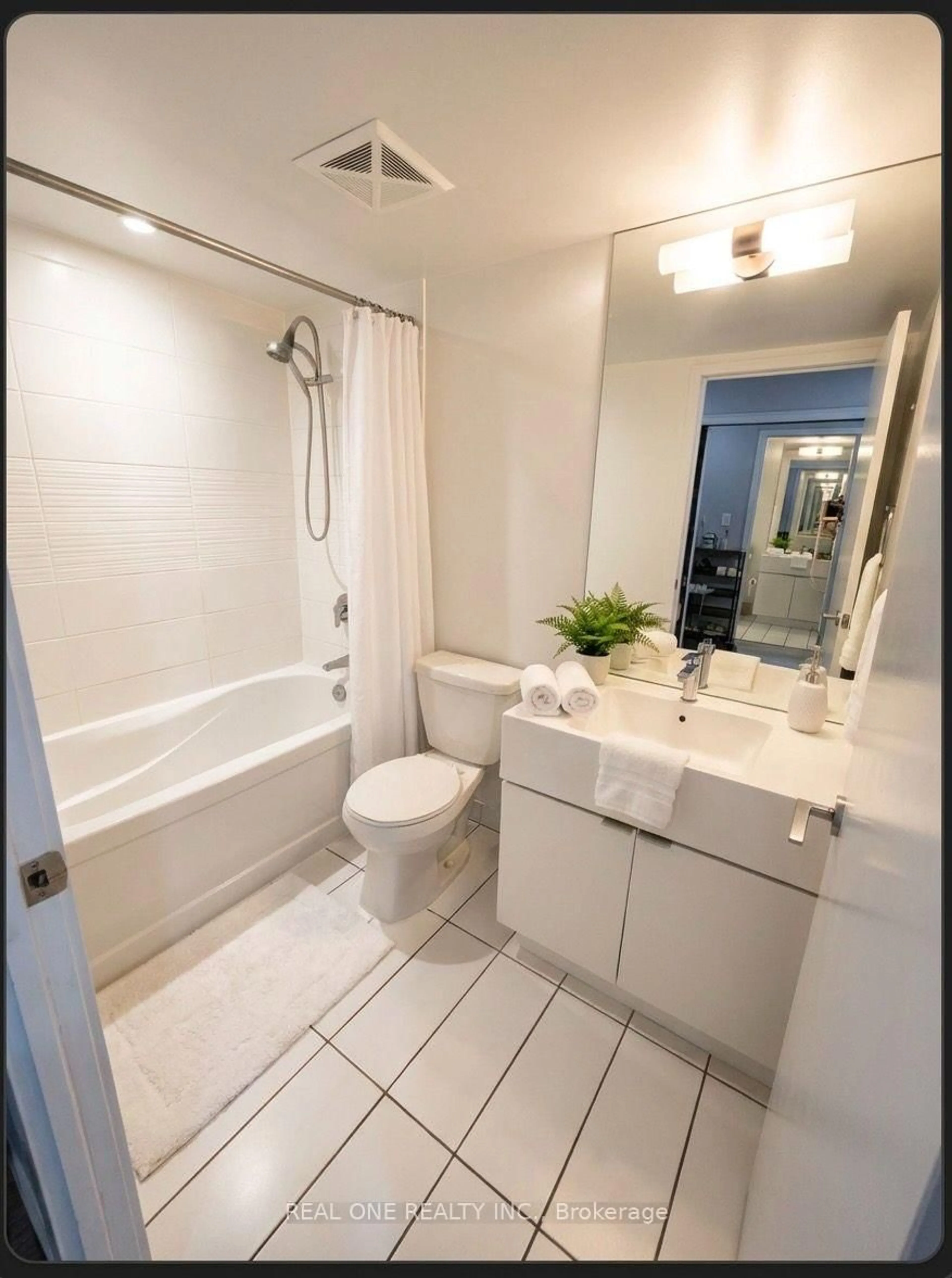 Standard bathroom, ceramic/tile floor for 151 Dan Leckie Way #315, Toronto Ontario M5V 4B2