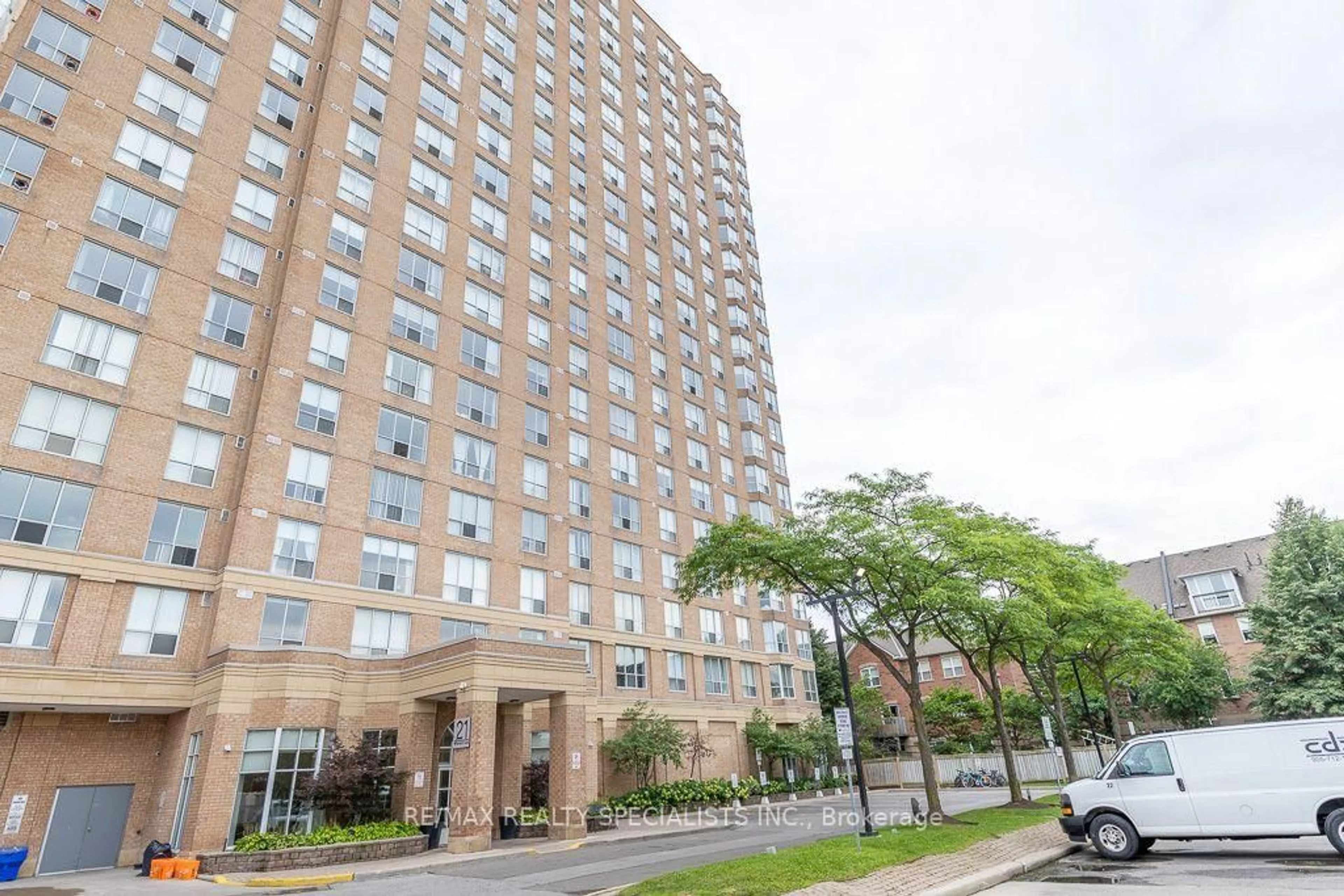 Patio, building for 21 Overlea Blvd #1309, Toronto Ontario M4H 1P2
