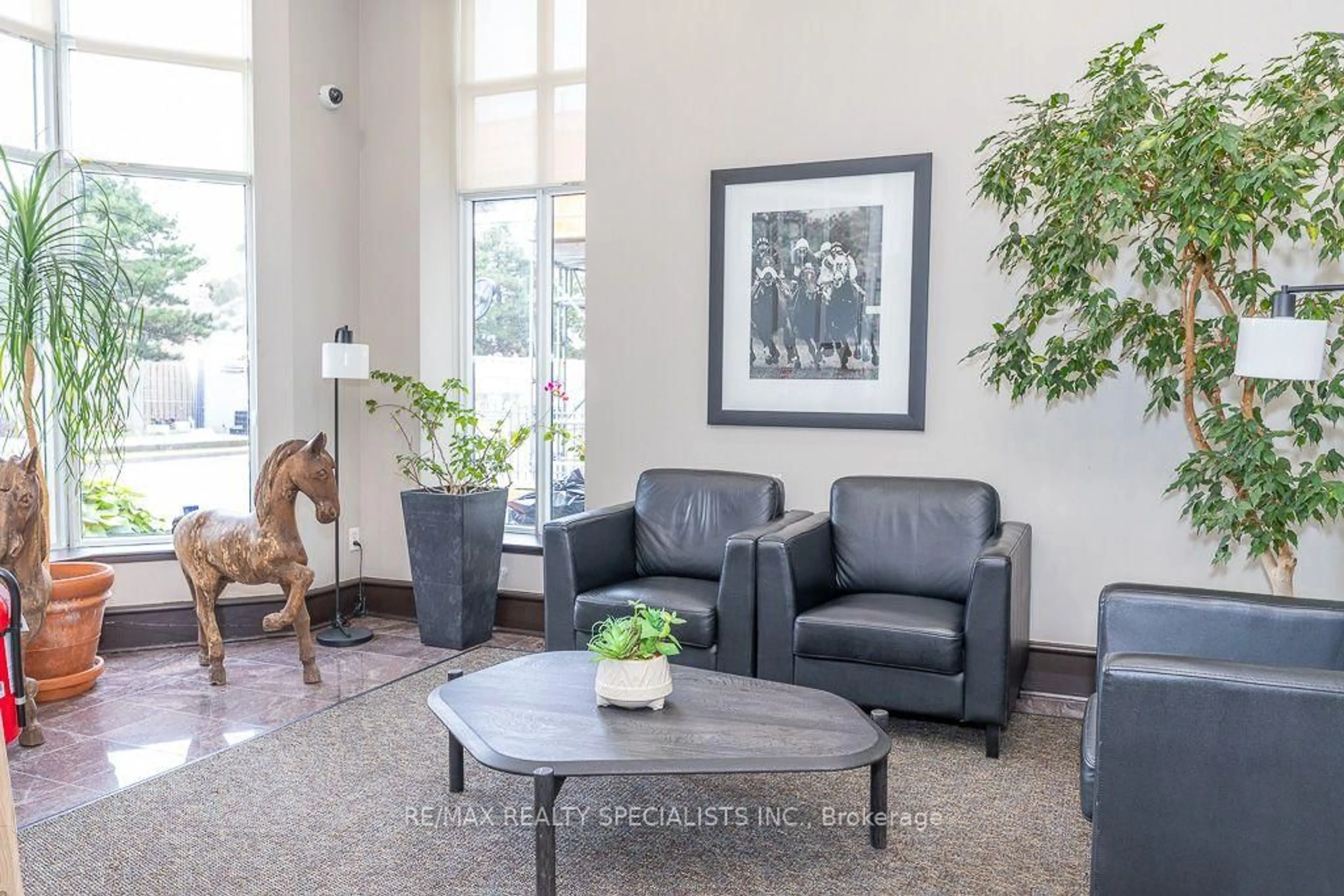 Living room with furniture, unknown for 21 Overlea Blvd #1309, Toronto Ontario M4H 1P2