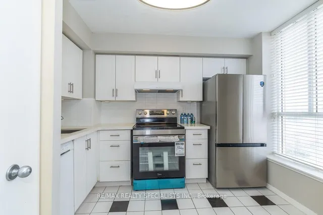 21 Overlea Blvd #1309, Toronto 2